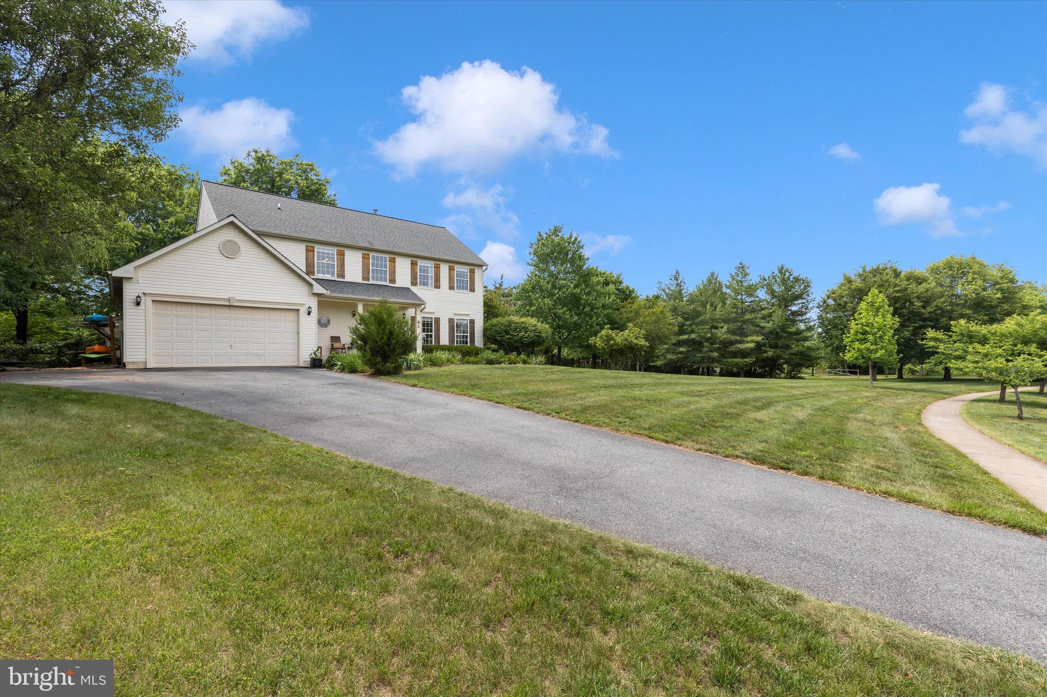 HUNTERS RUN - Residential