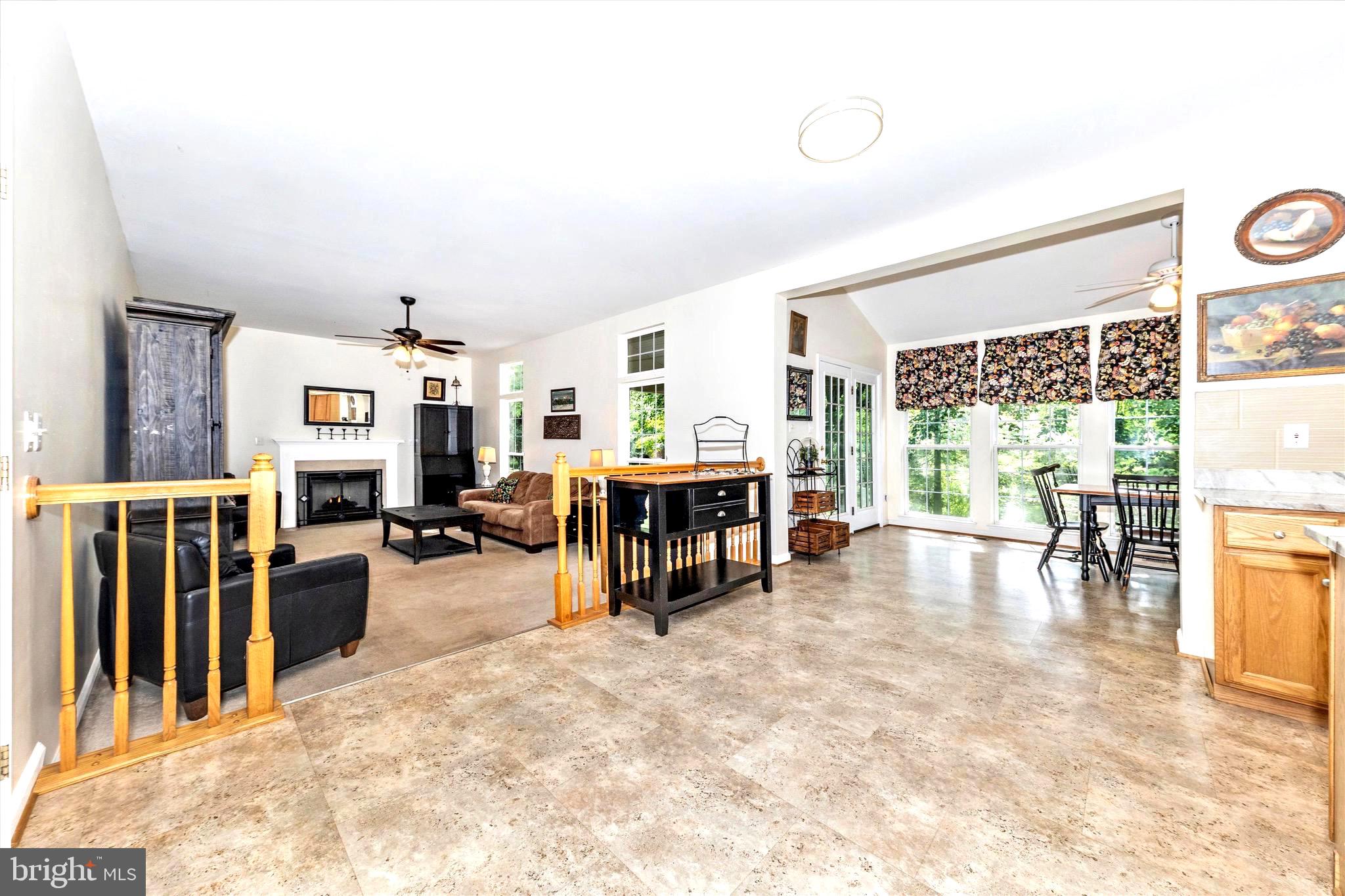 HUNTERS RUN - Residential