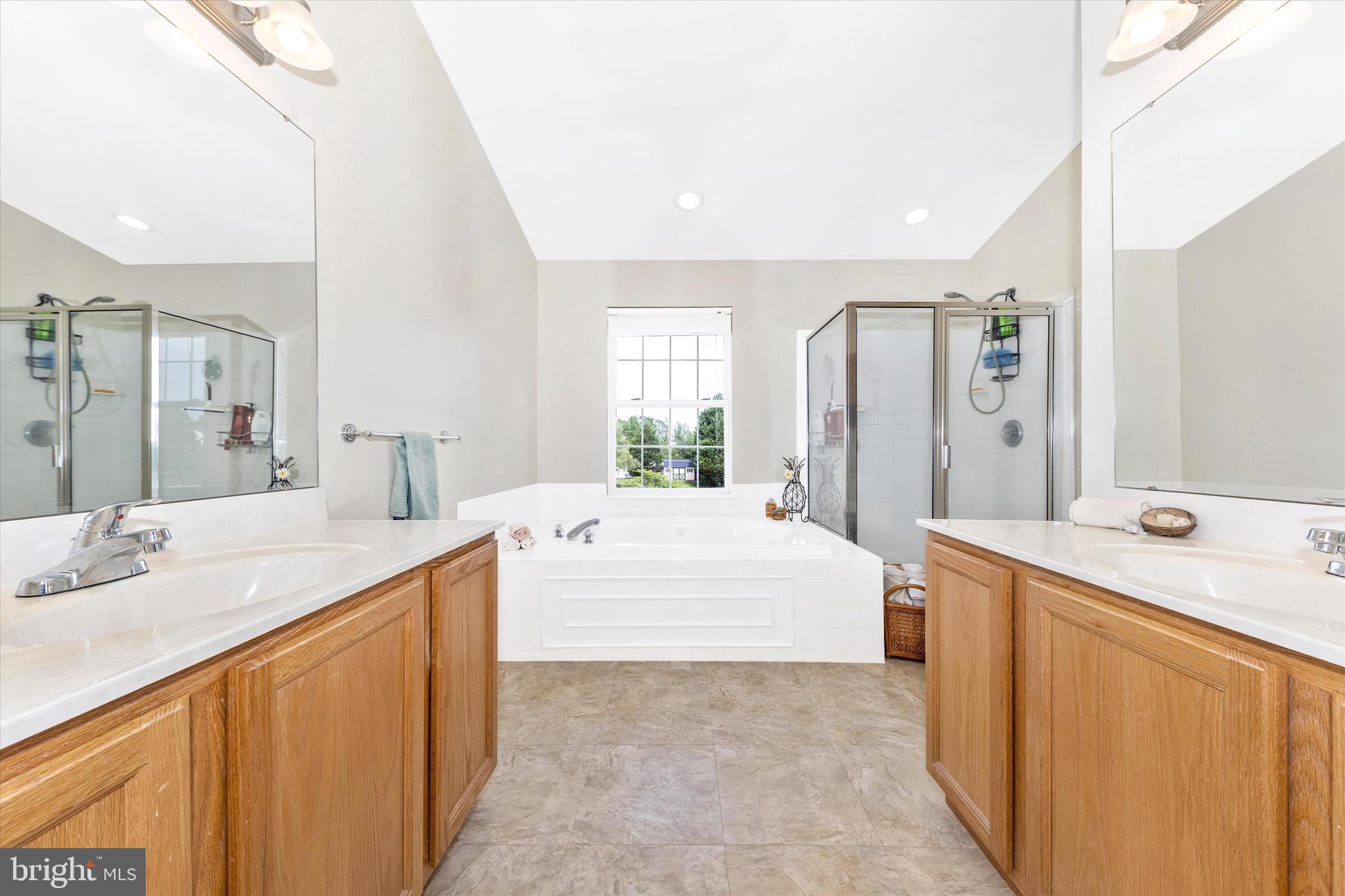 HUNTERS RUN - Residential