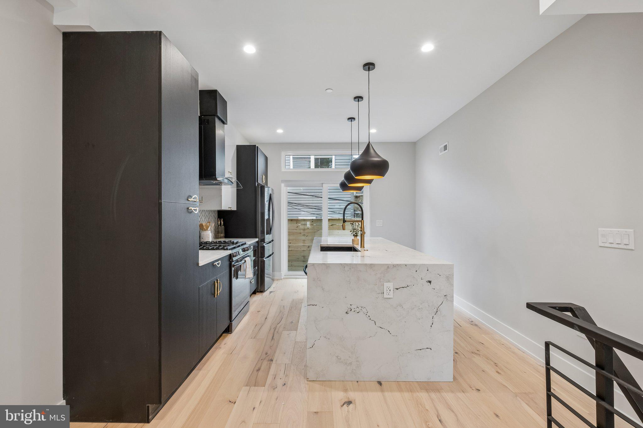 POINT BREEZE - Residential