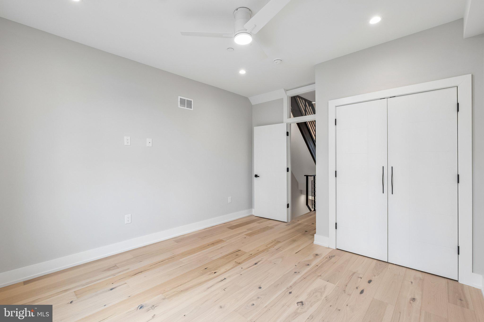 POINT BREEZE - Residential
