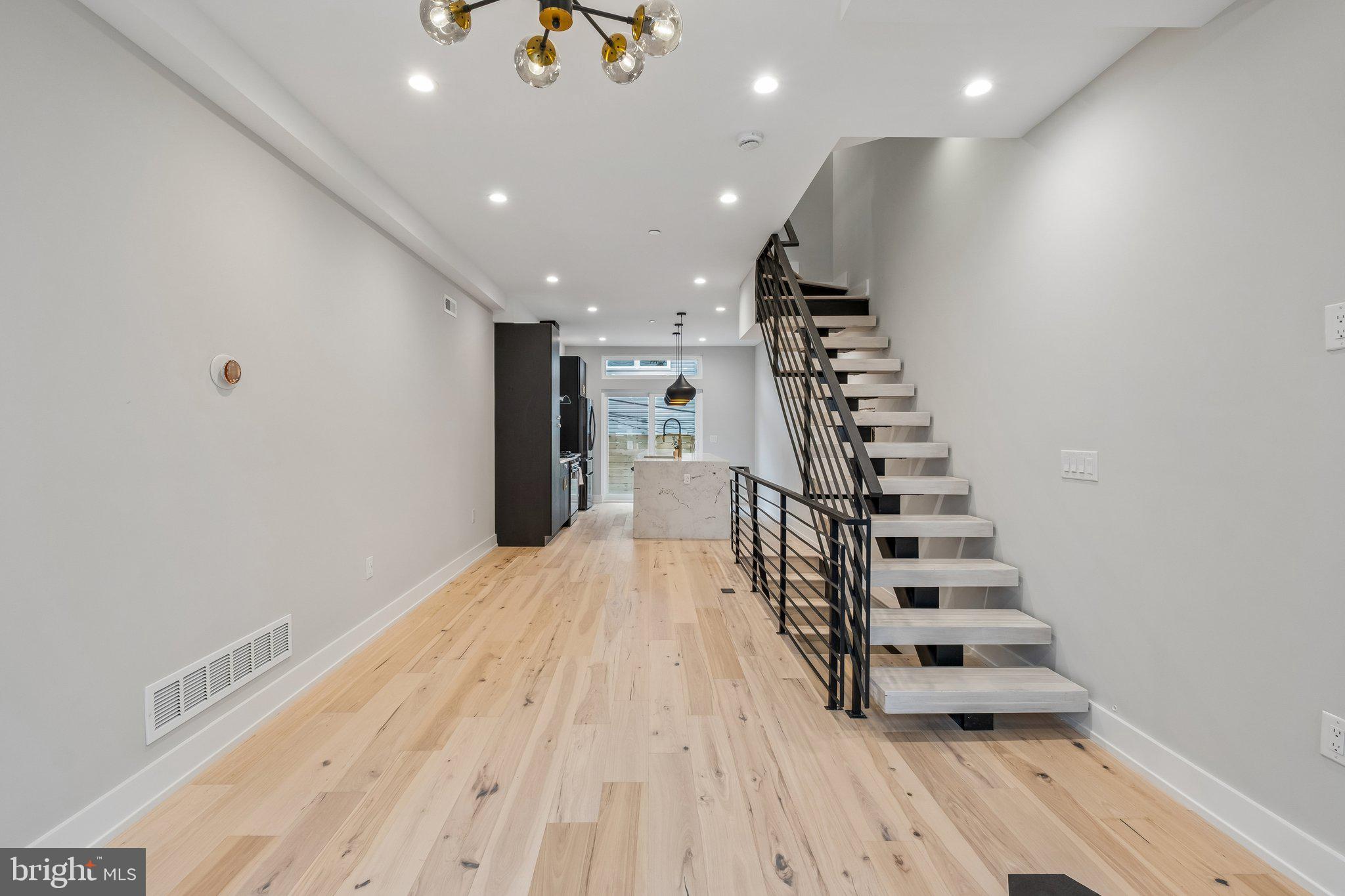 POINT BREEZE - Residential