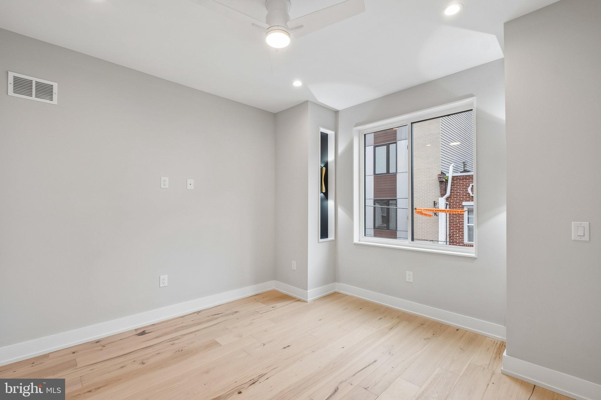POINT BREEZE - Residential