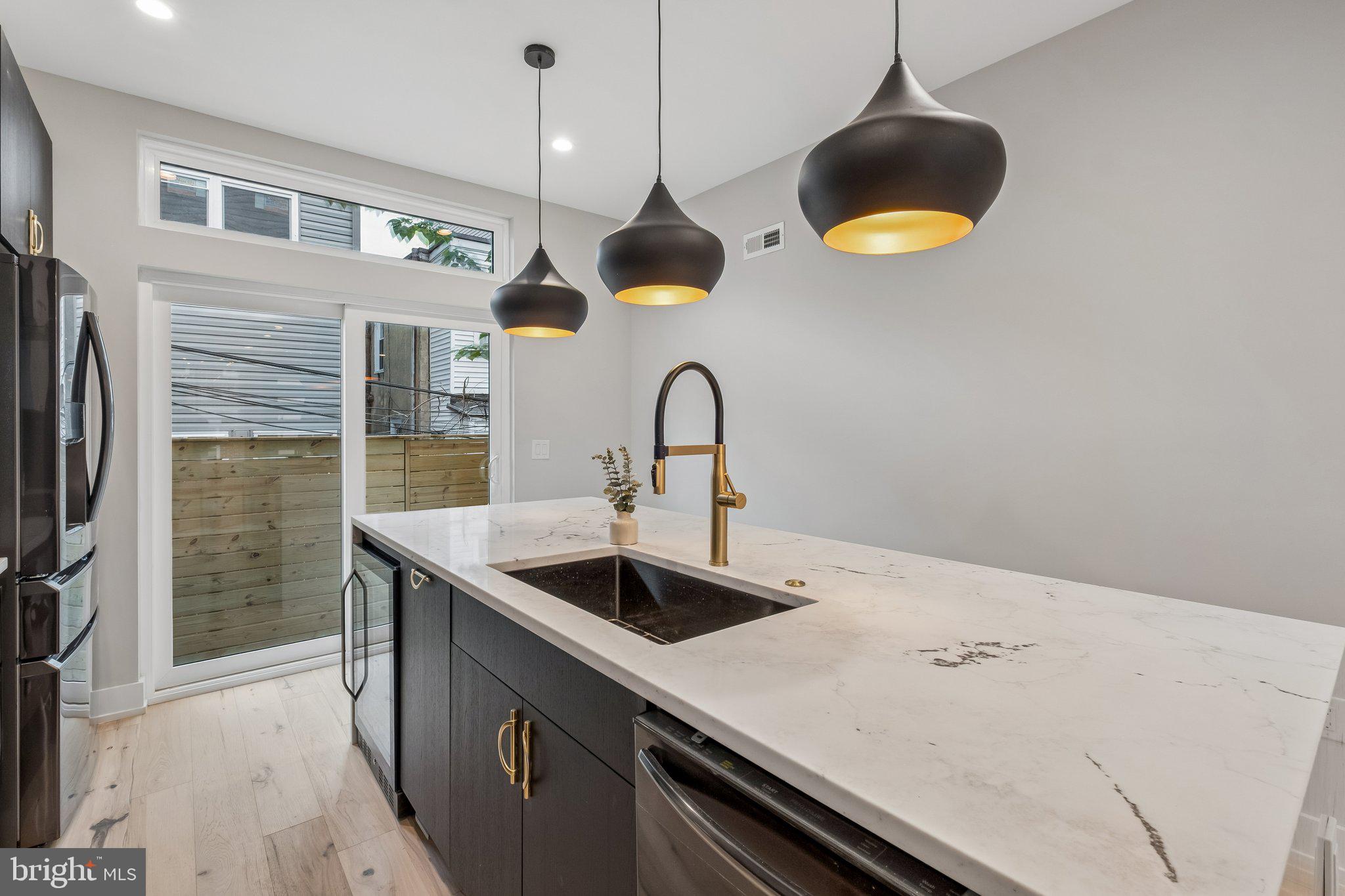 POINT BREEZE - Residential
