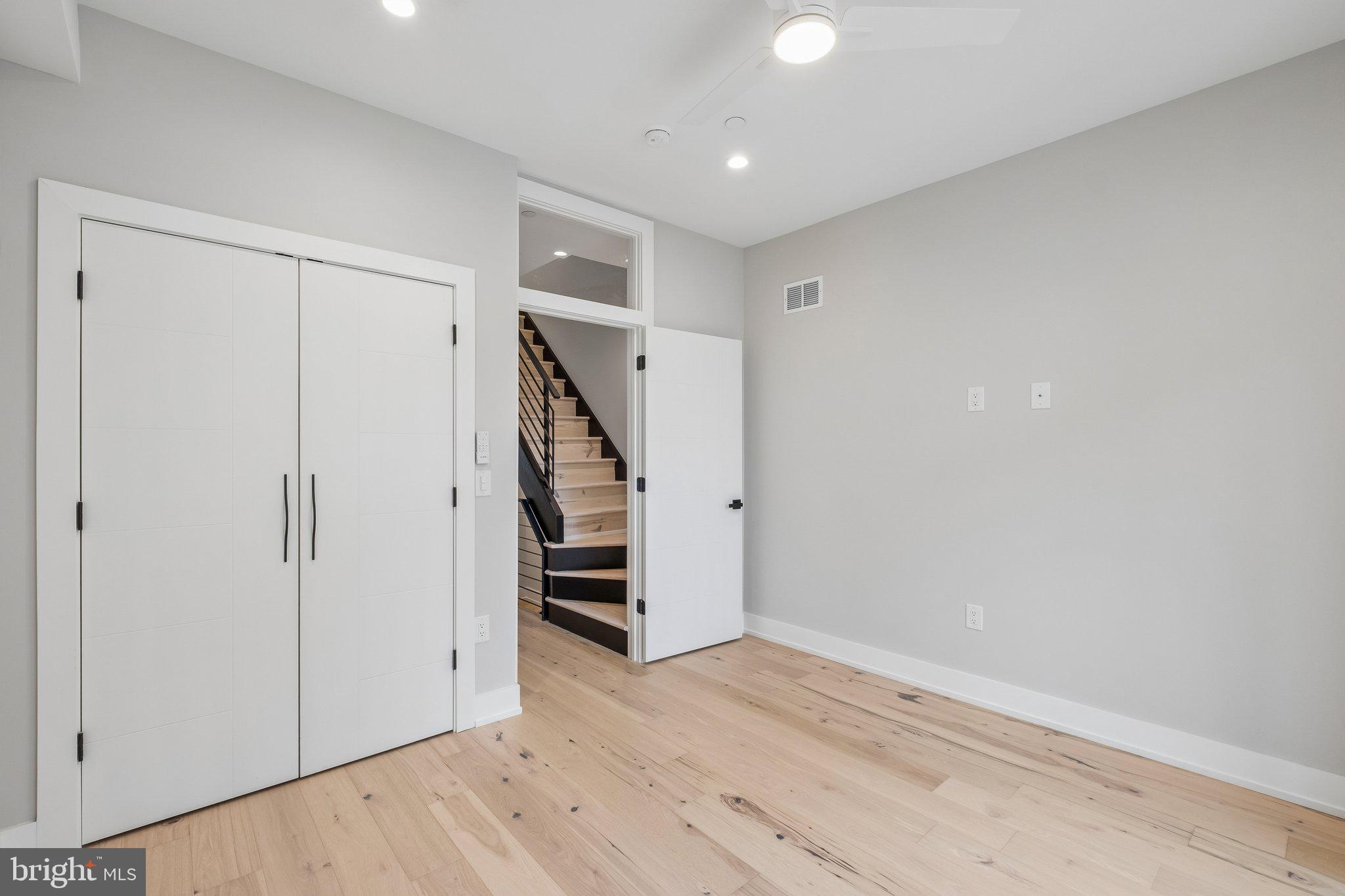 POINT BREEZE - Residential