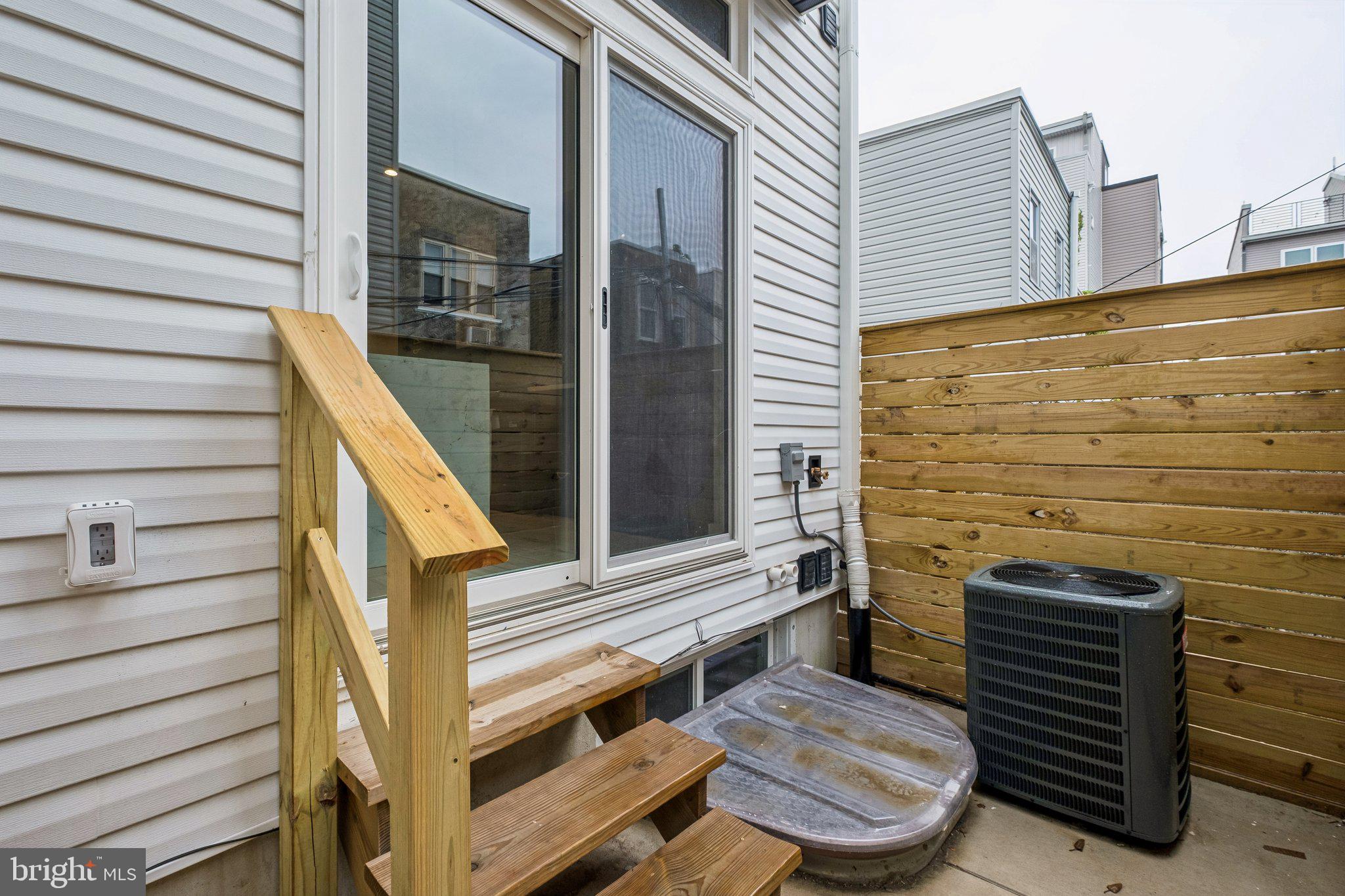 POINT BREEZE - Residential