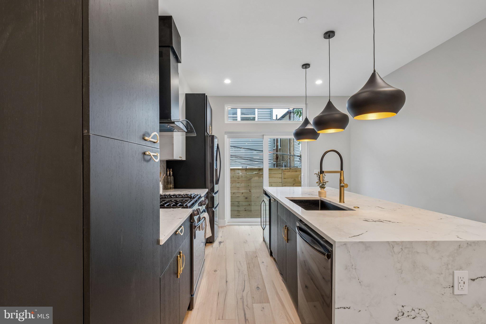 POINT BREEZE - Residential