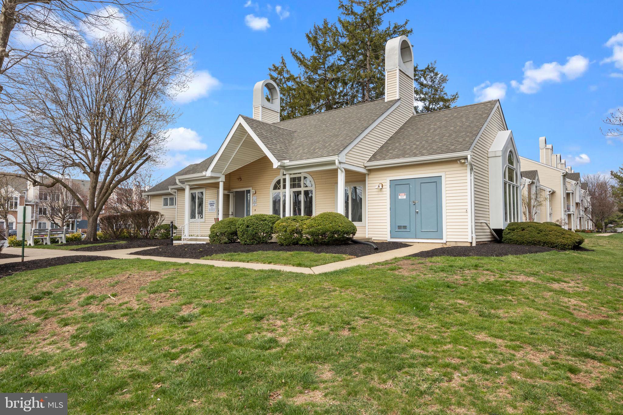 CRESTWOOD CONDO - Residential Lease