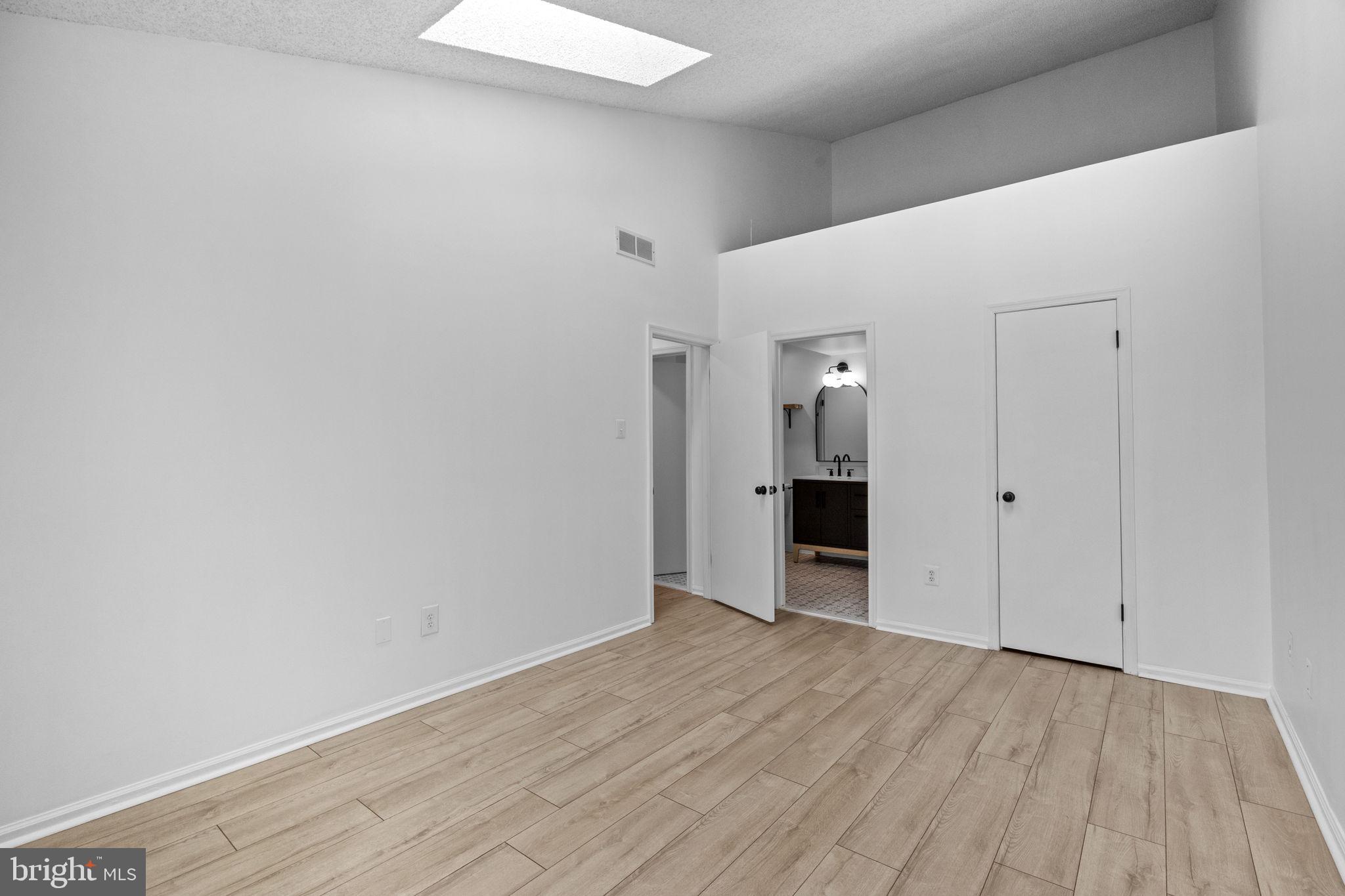 CRESTWOOD CONDO - Residential Lease