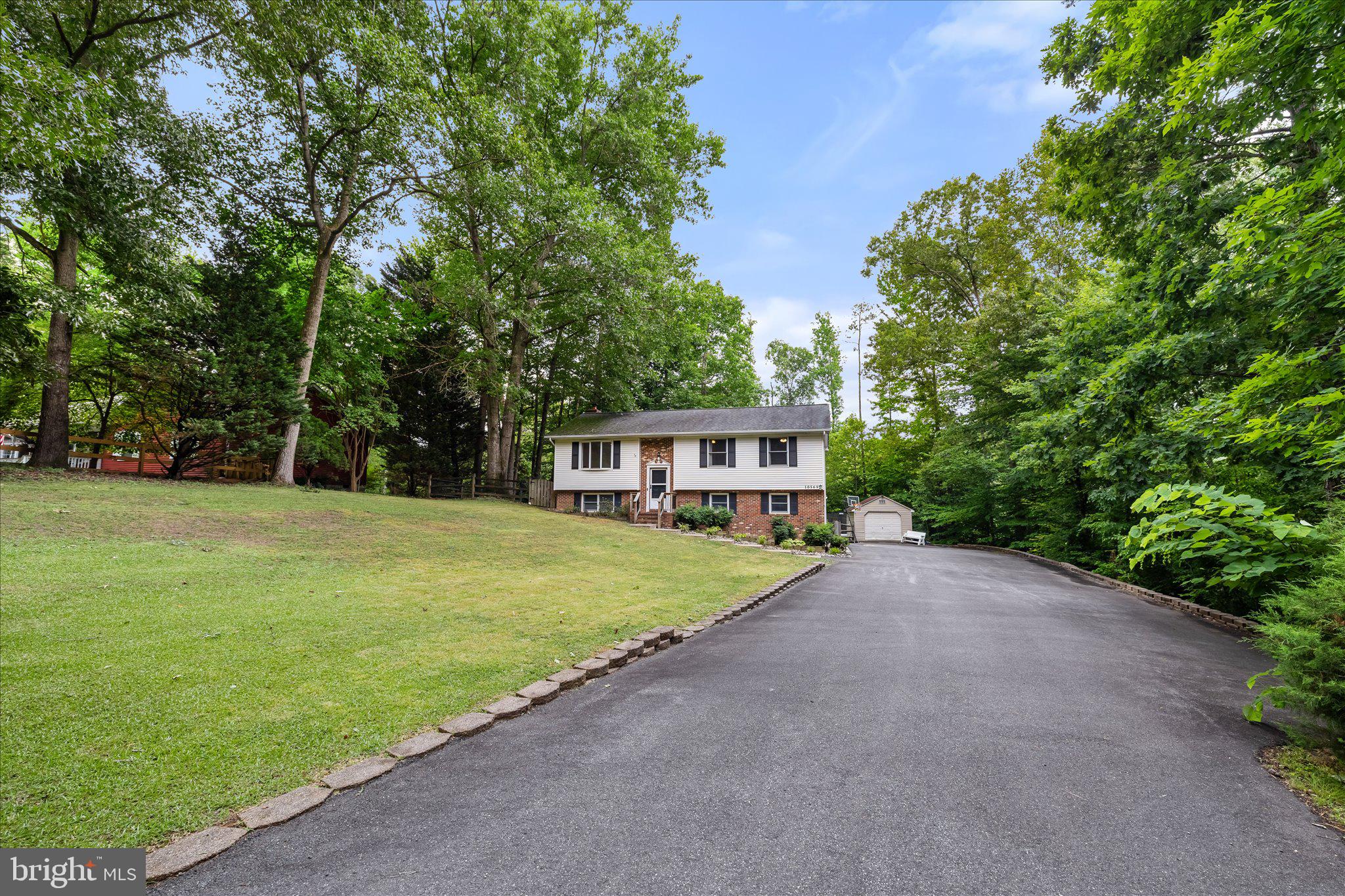 PRESIDENTIAL LAKES - Residential