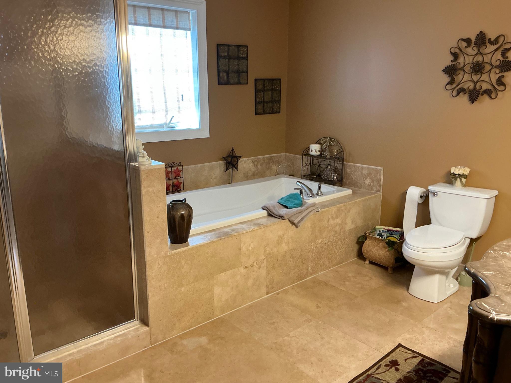 GIRARD ESTATES - Residential