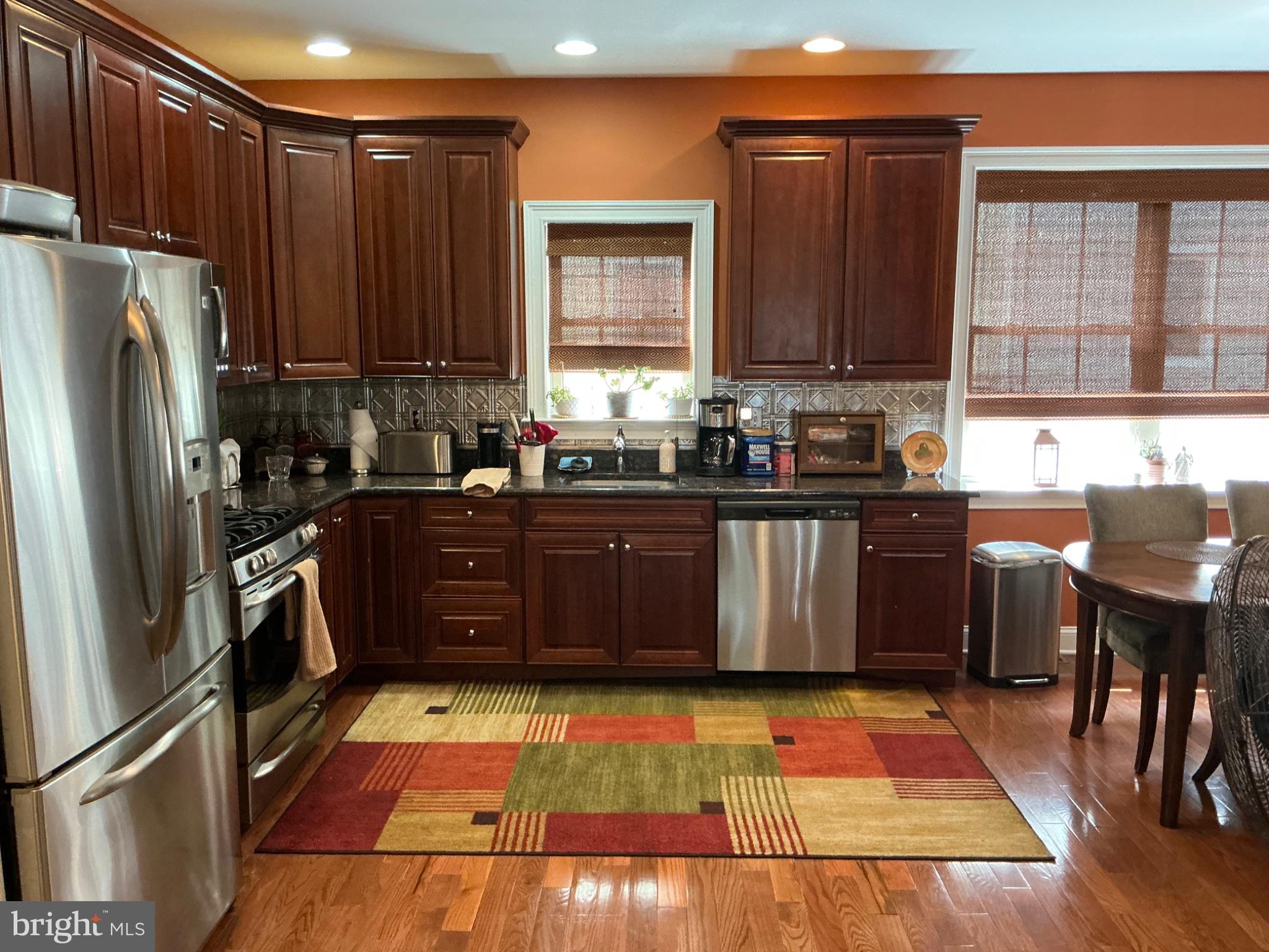 GIRARD ESTATES - Residential