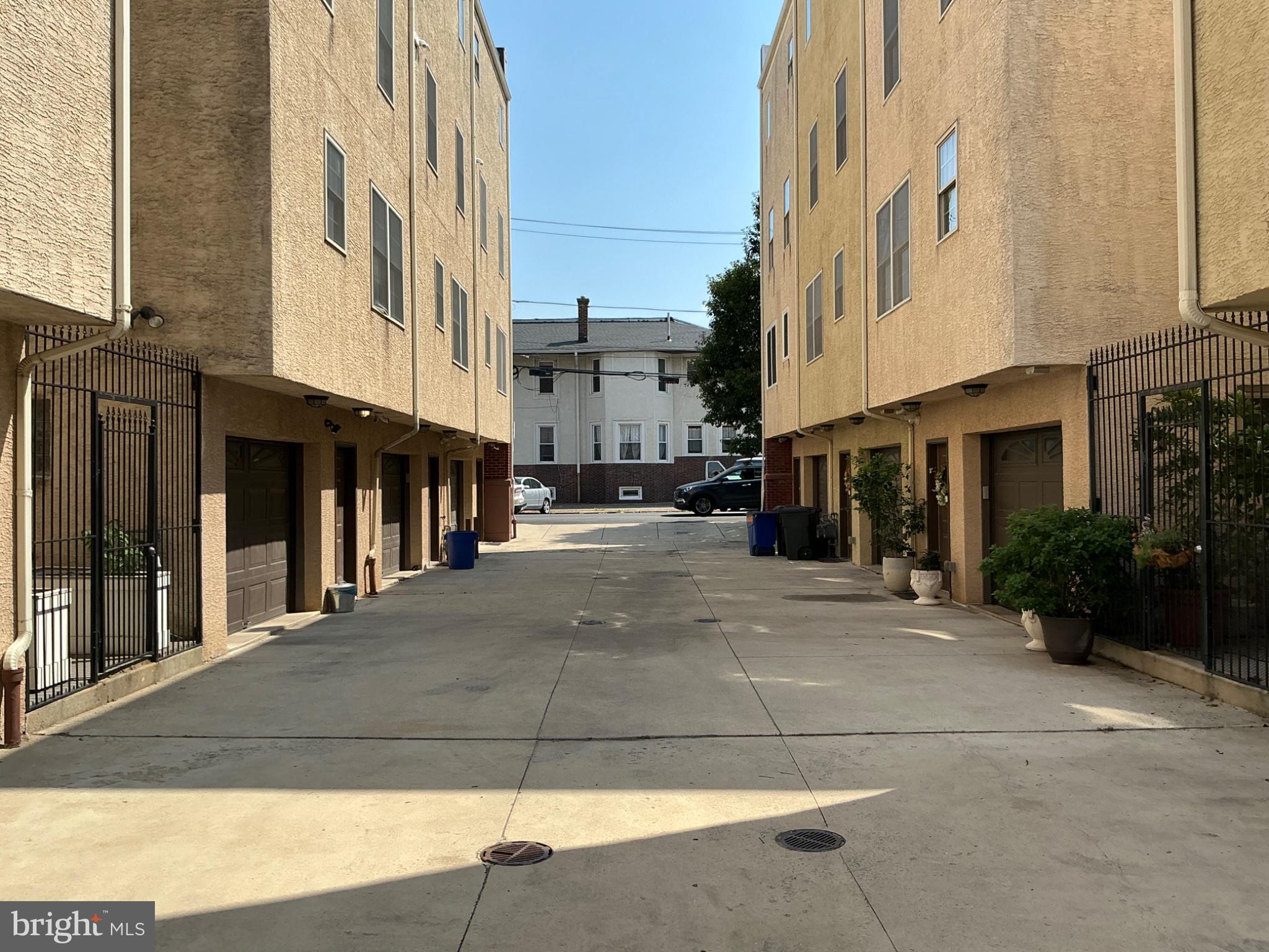 GIRARD ESTATES - Residential