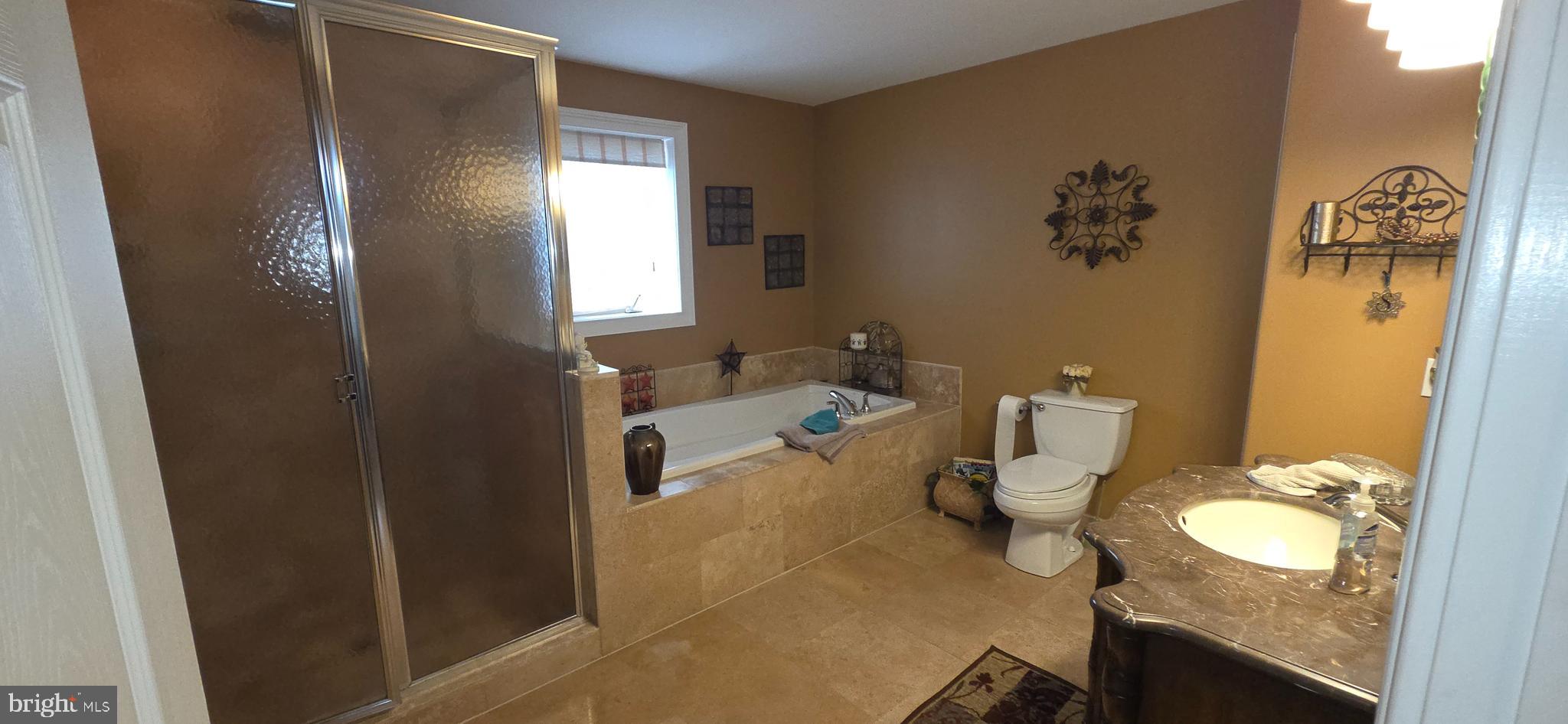 GIRARD ESTATES - Residential