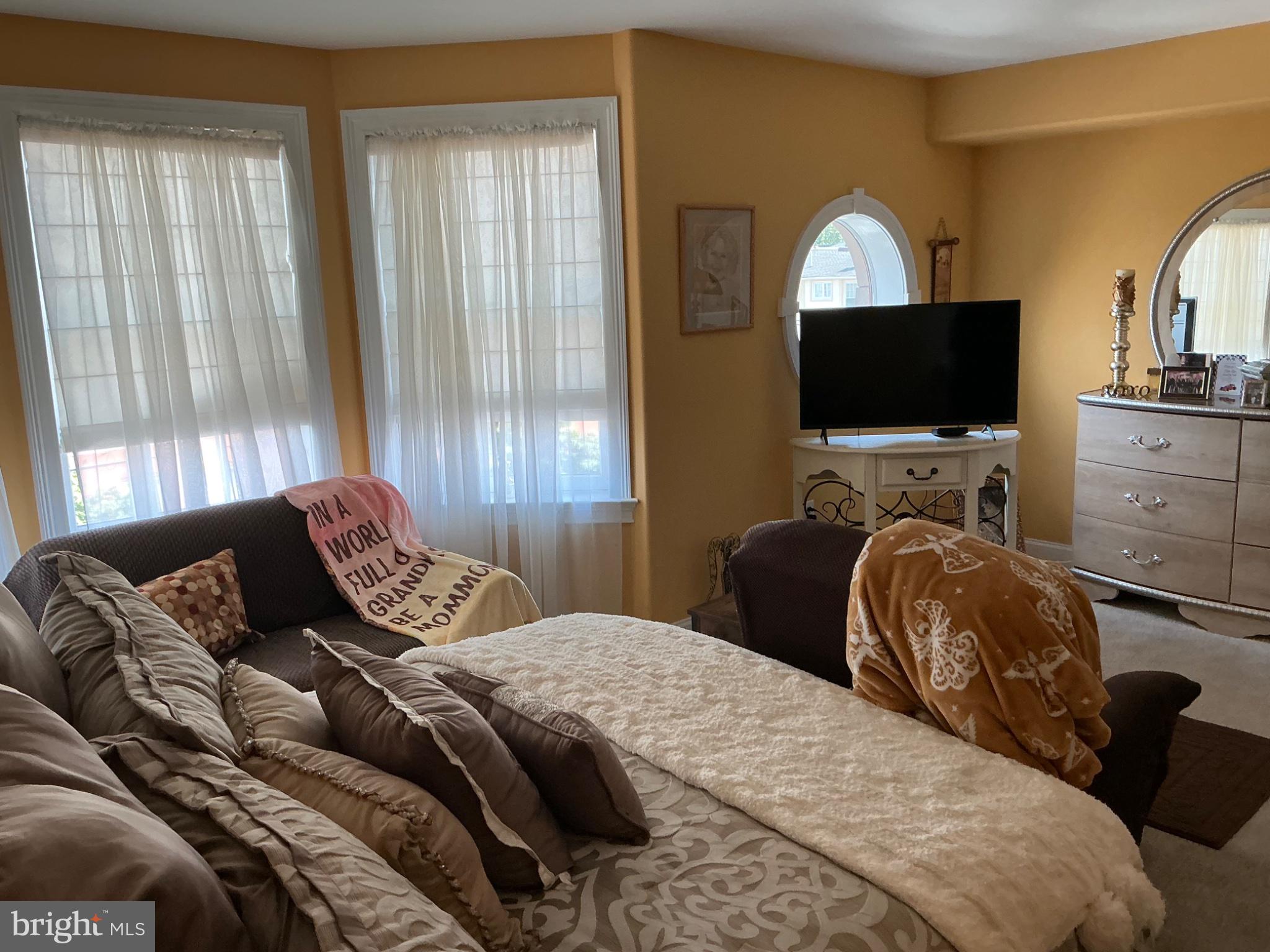 GIRARD ESTATES - Residential