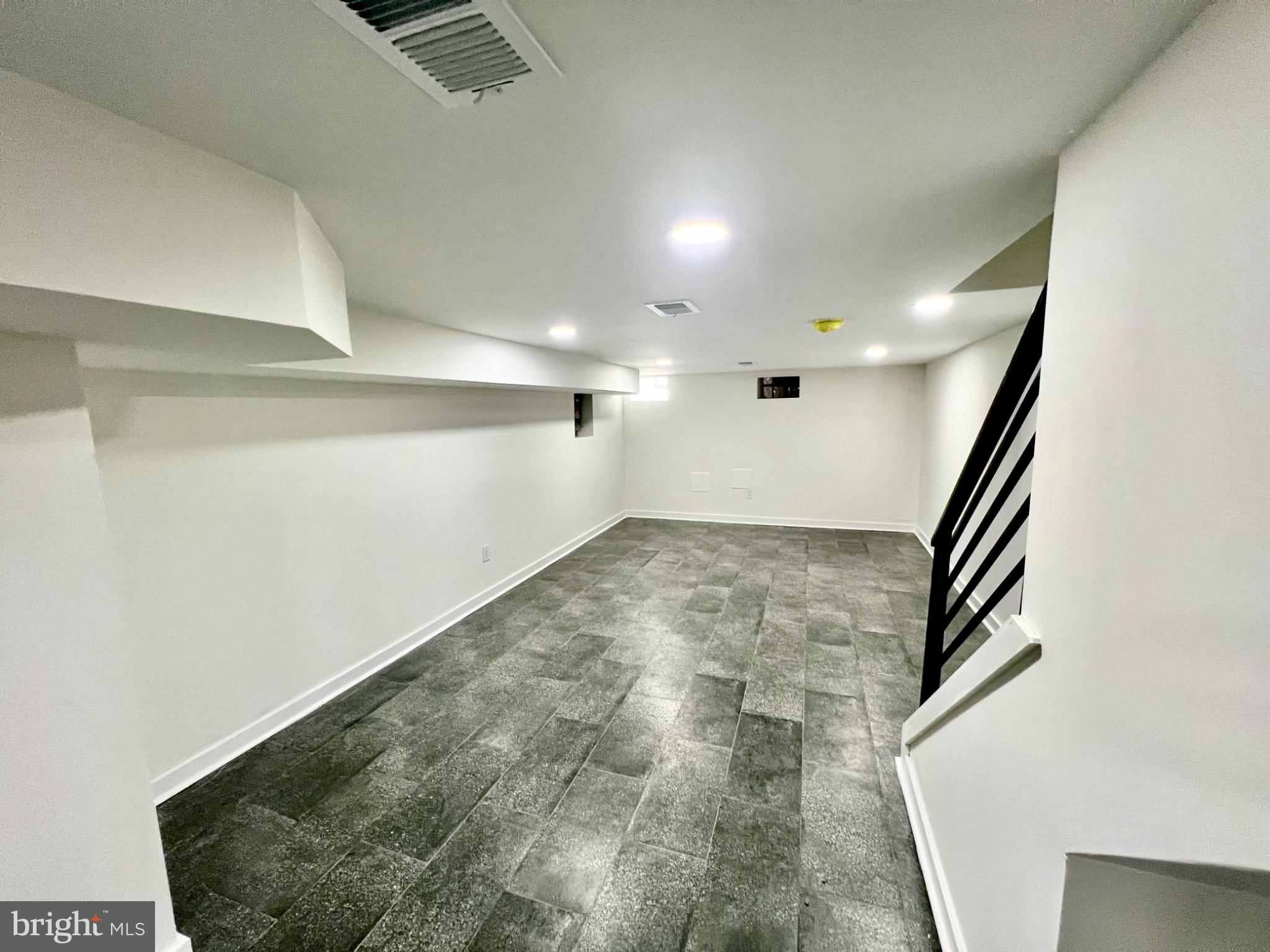 KENSINGTON - Residential