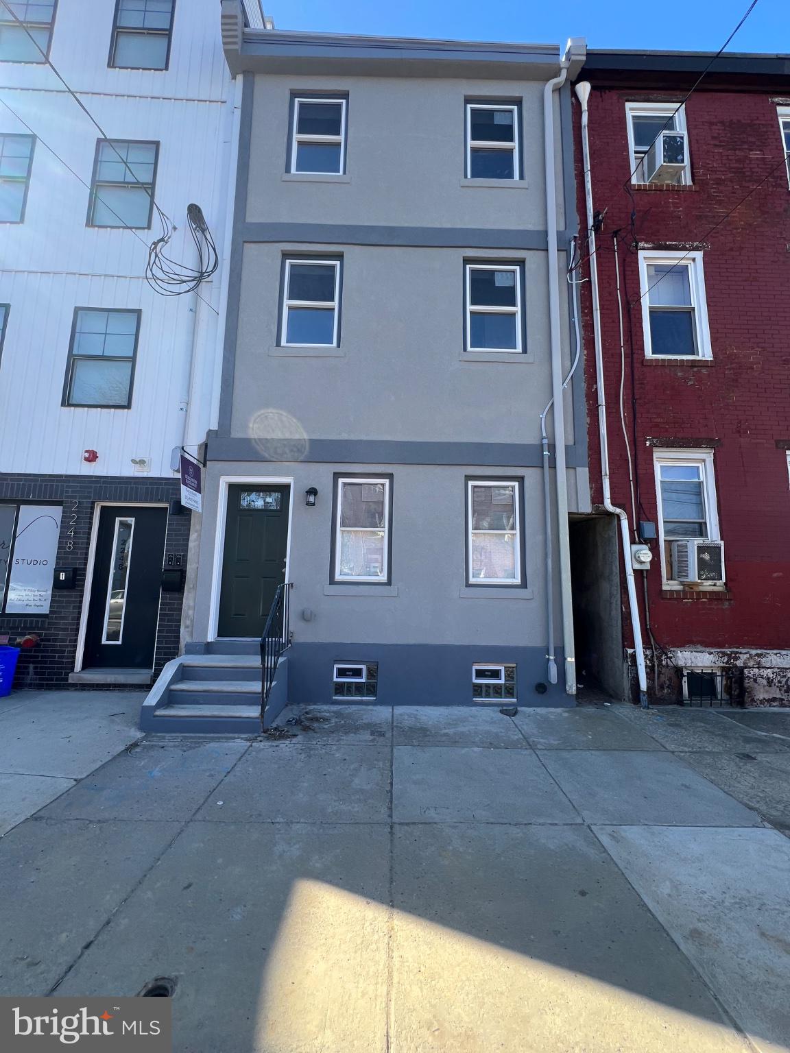 KENSINGTON - Residential