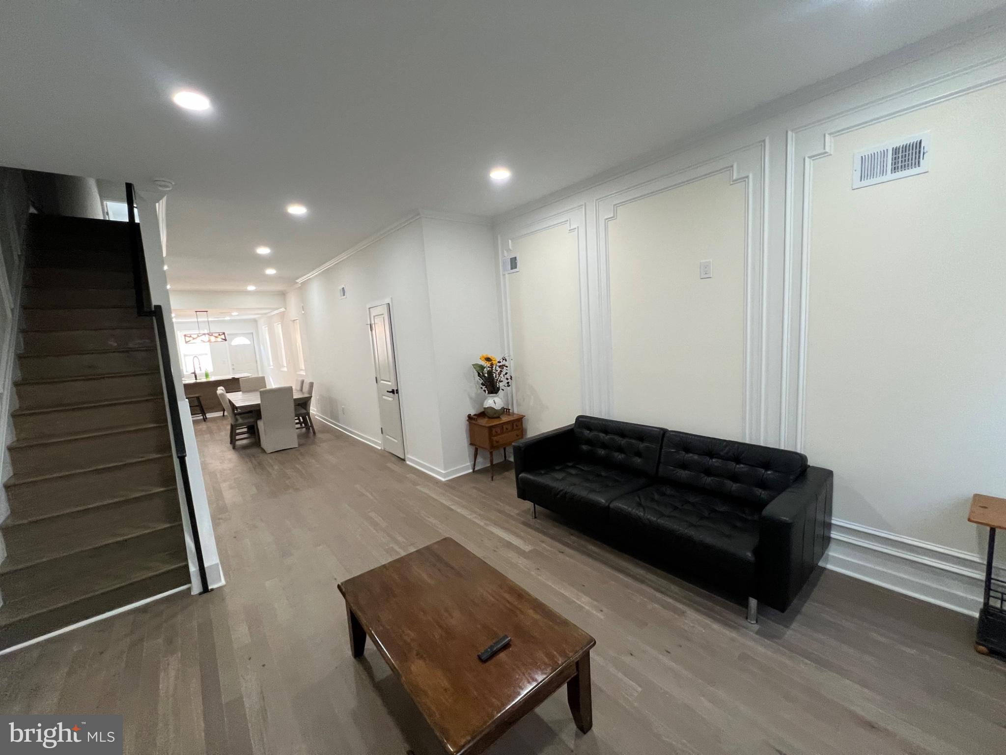 KENSINGTON - Residential