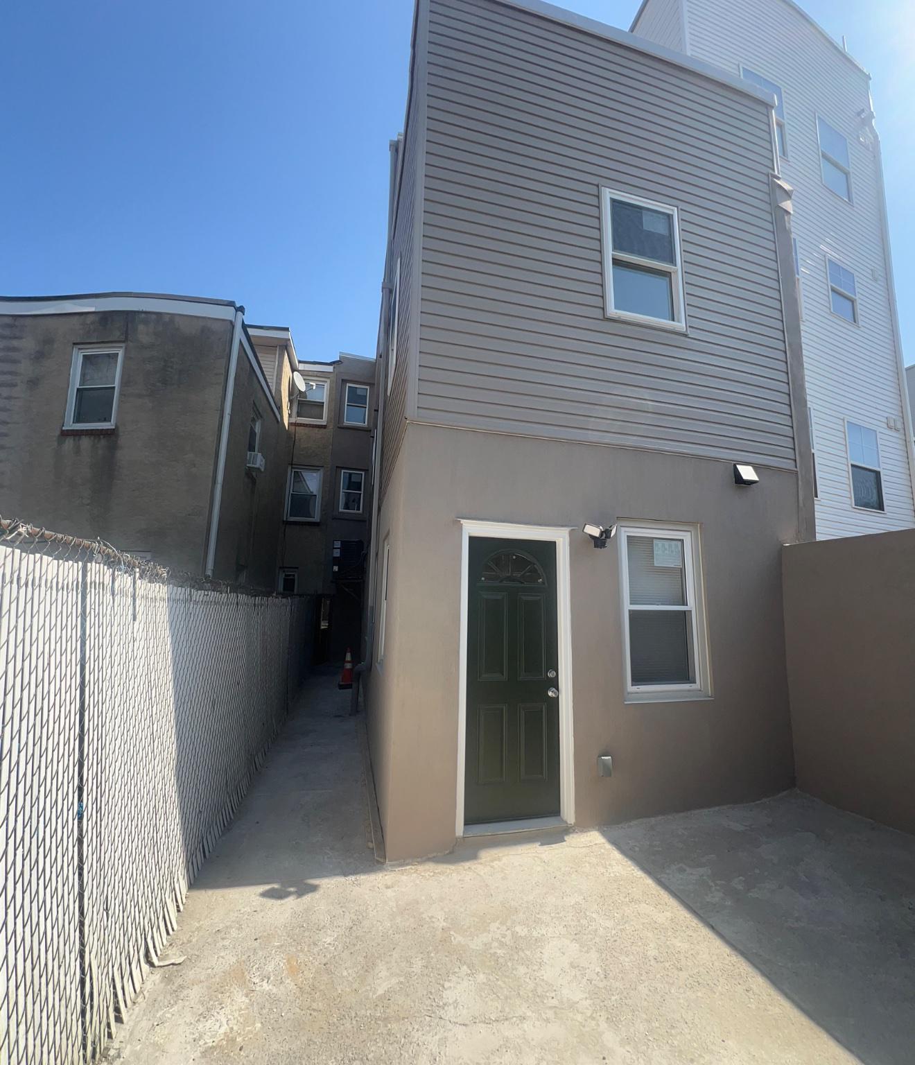 KENSINGTON - Residential