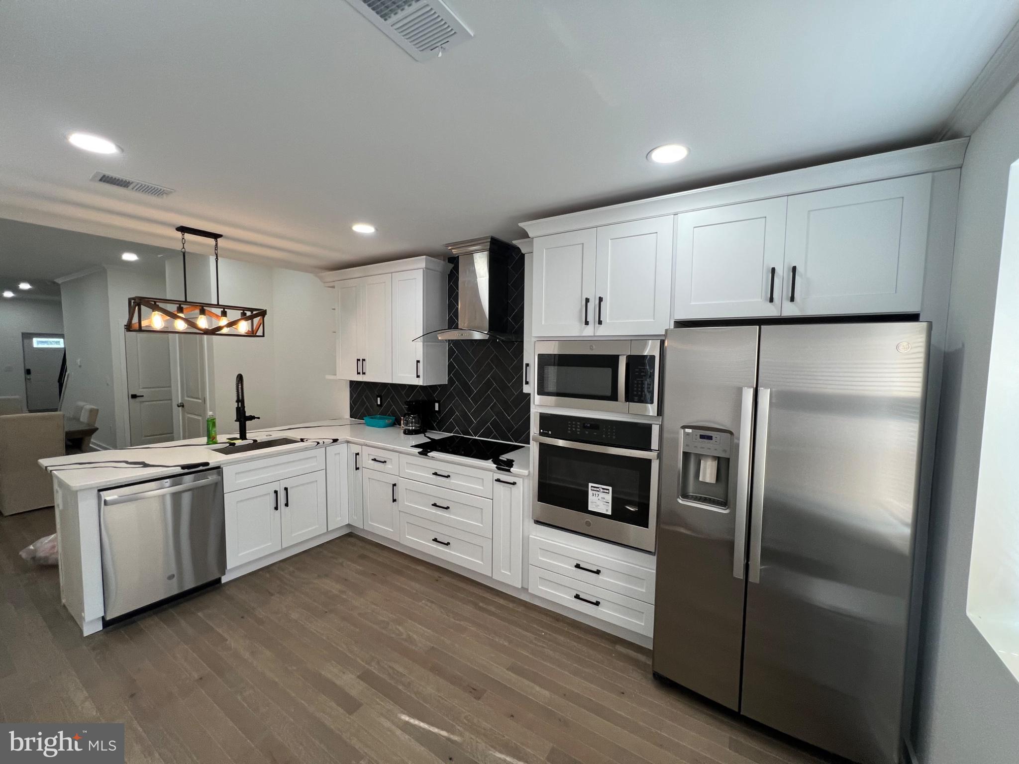 KENSINGTON - Residential