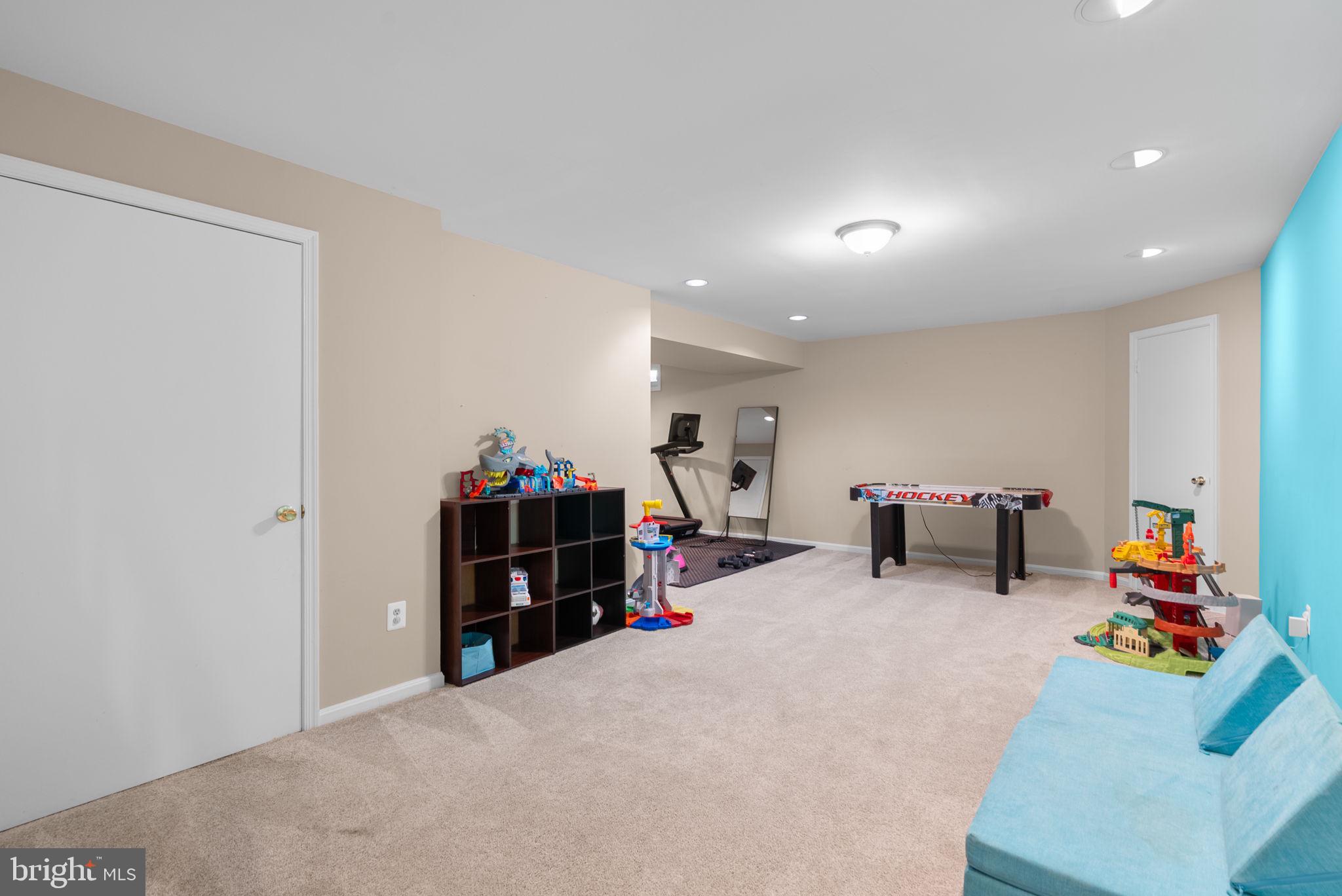 HALLOWELL - Residential