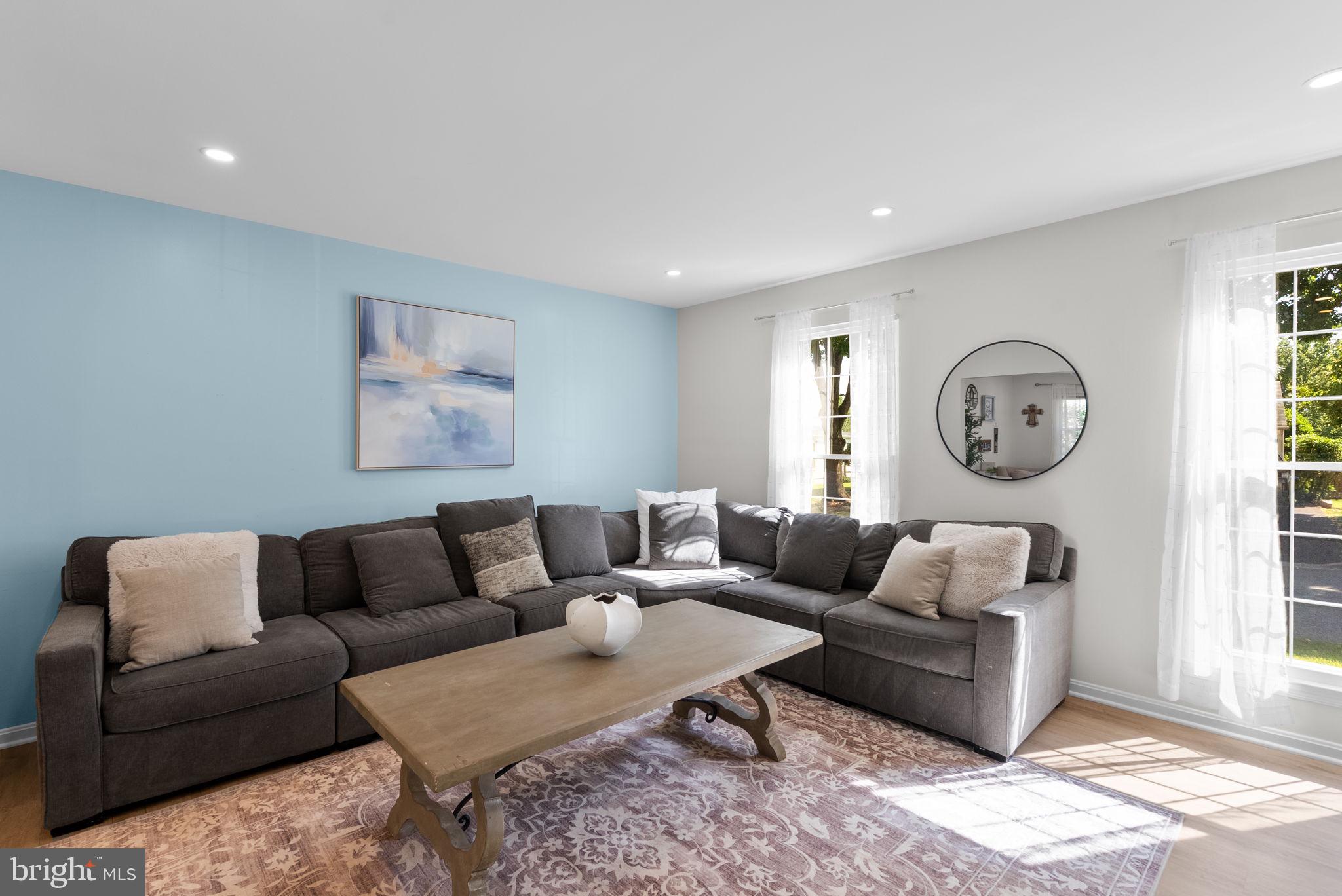 HALLOWELL - Residential
