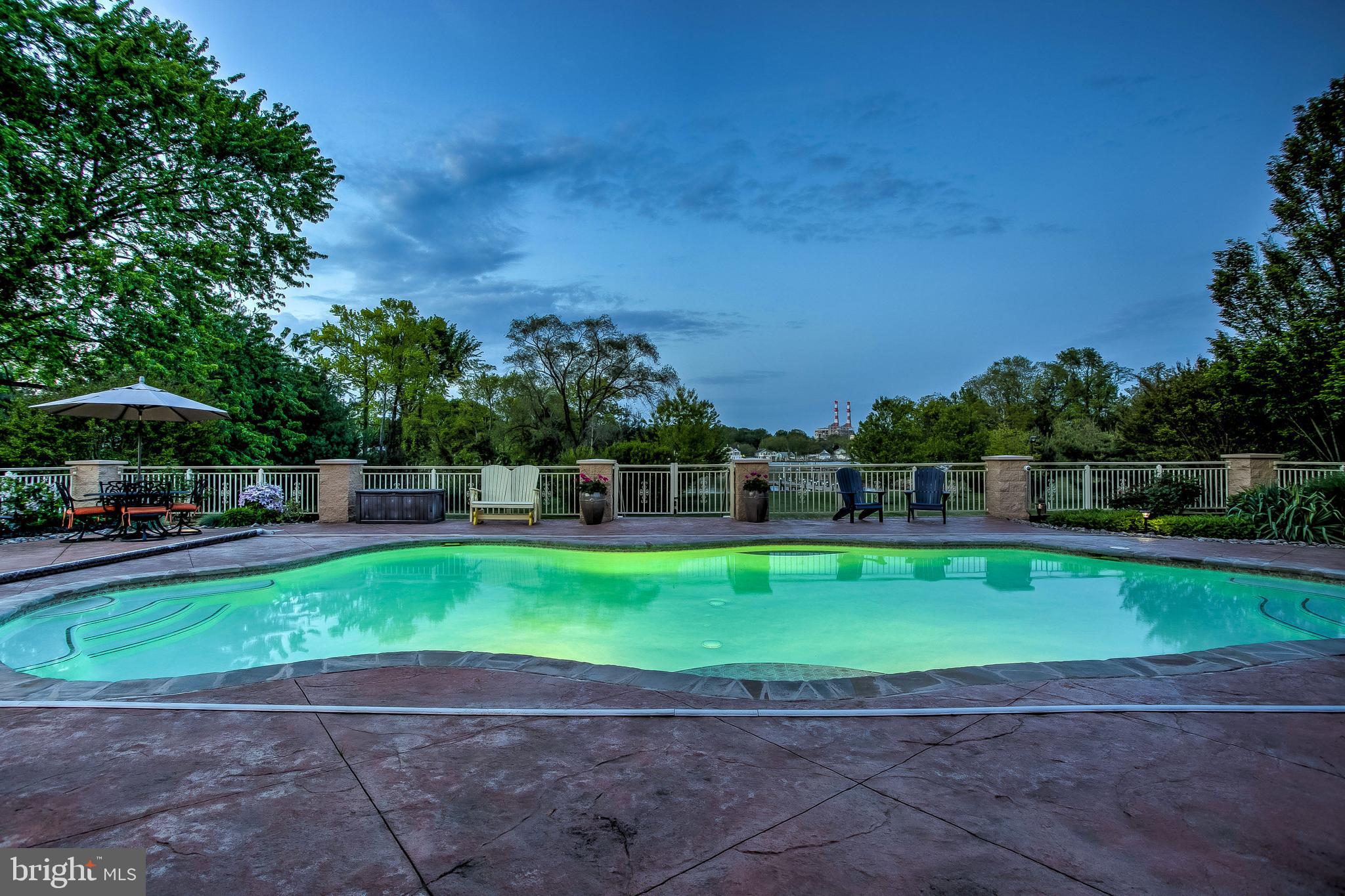 BOWLEYS QUARTERS - Residential