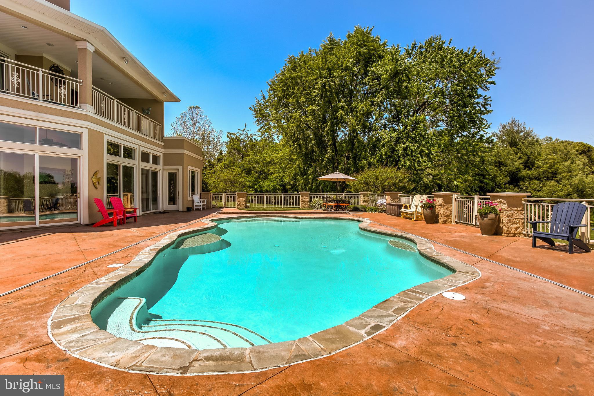 BOWLEYS QUARTERS - Residential