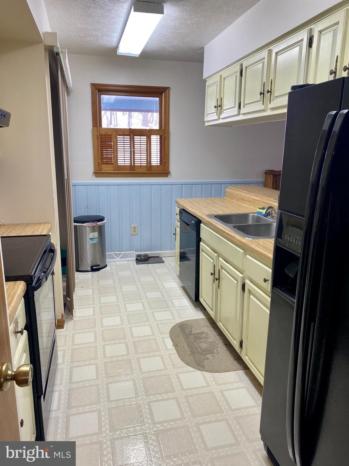 LAKE HOLIDAY ESTATES - Residential Lease