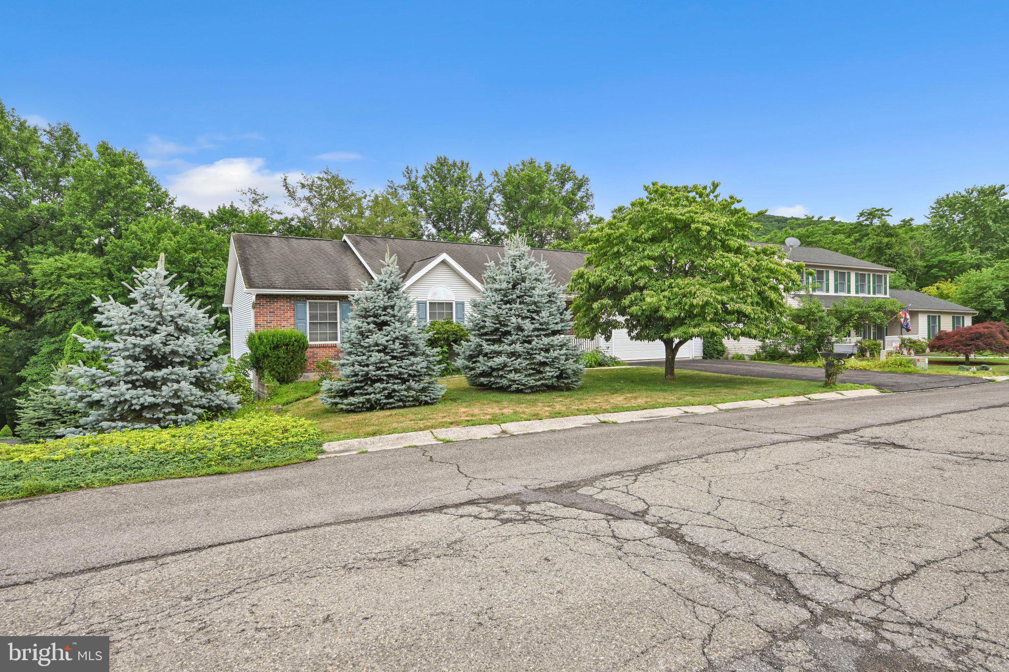 FOREST HILLS - Residential