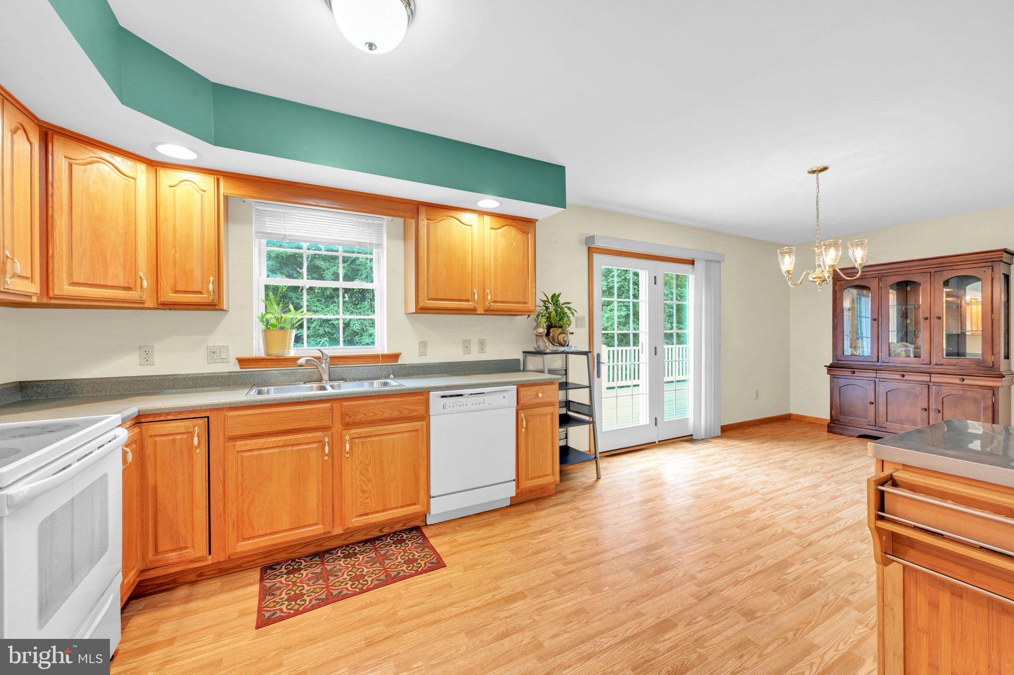 FOREST HILLS - Residential
