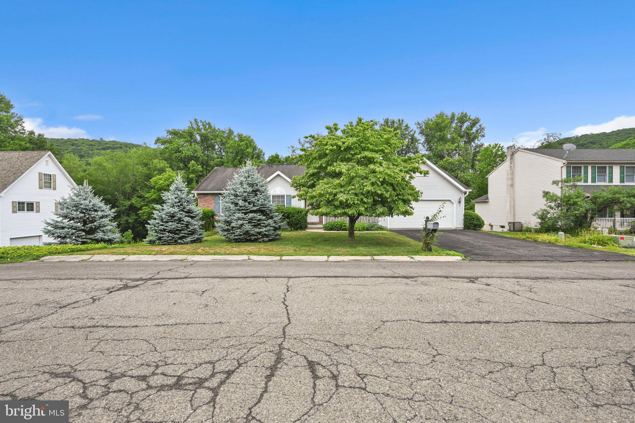 FOREST HILLS - Residential