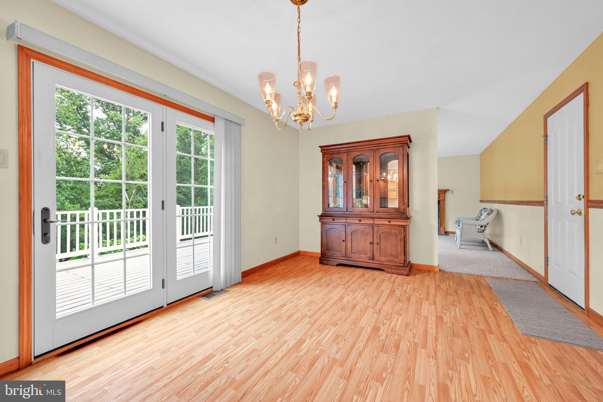 FOREST HILLS - Residential