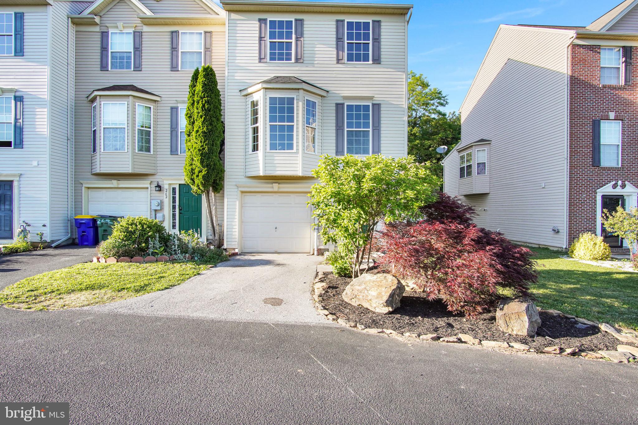 COUNTRY RIDGE - Residential