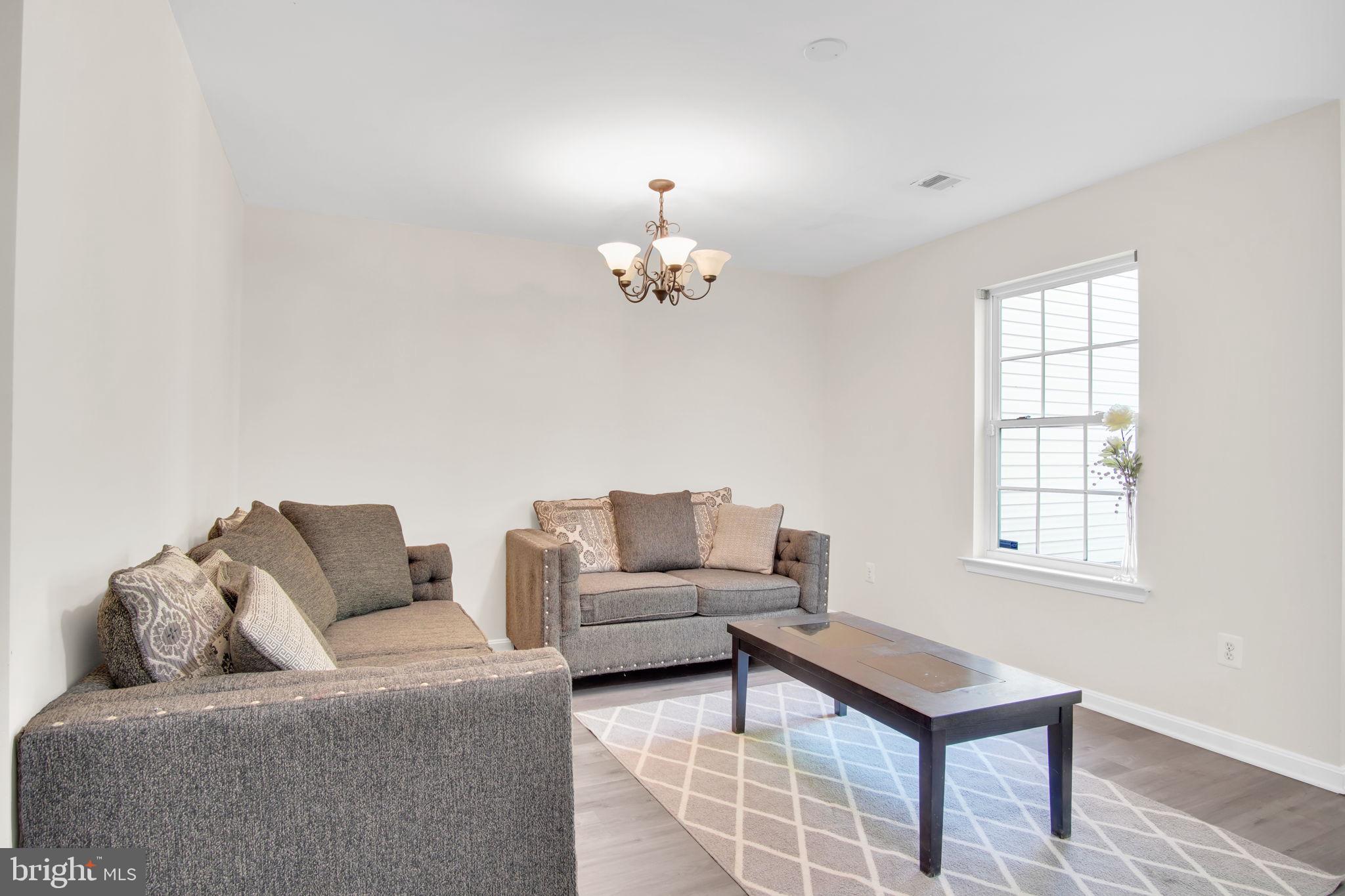 COUNTRY RIDGE - Residential