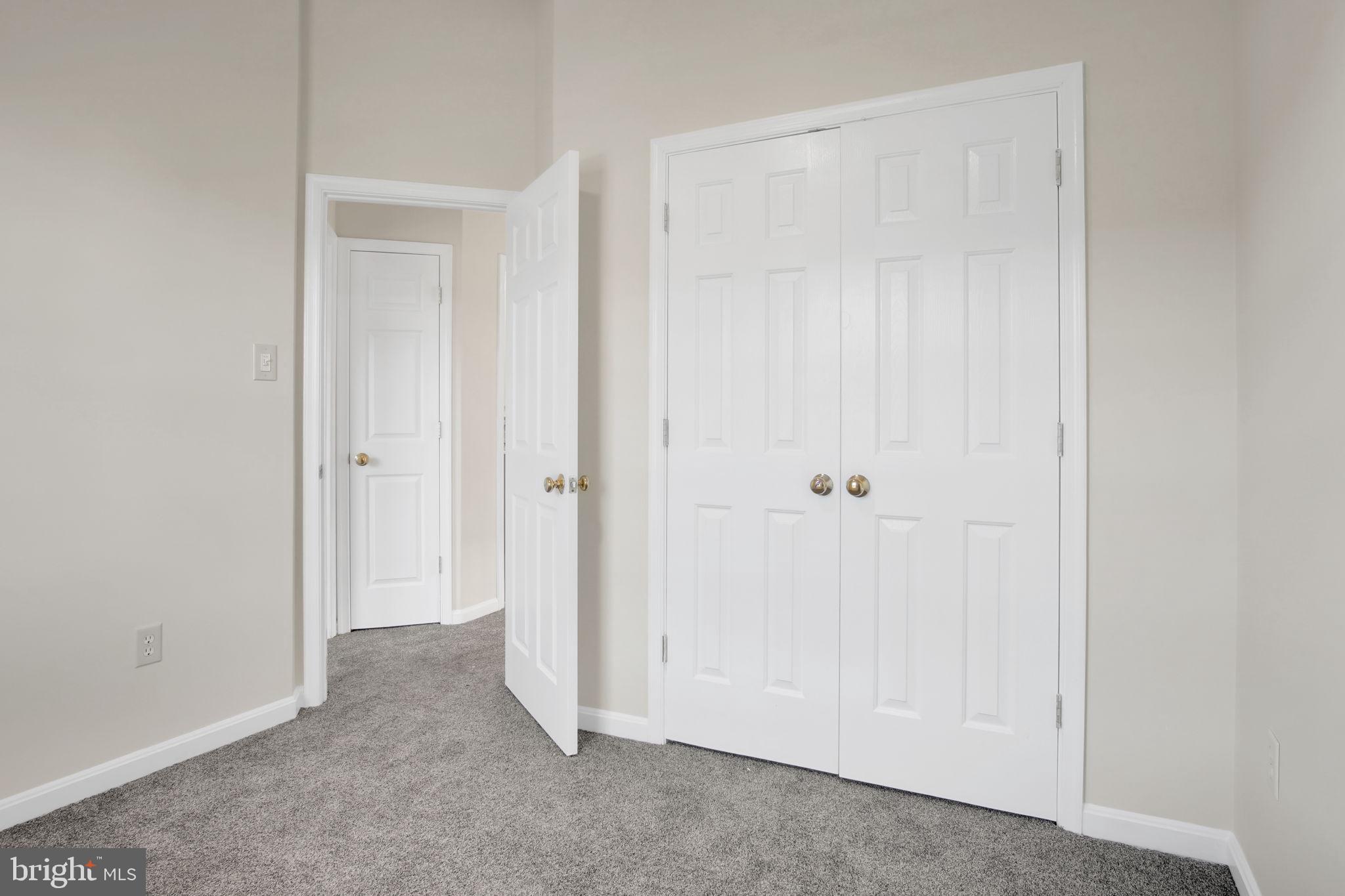COUNTRY RIDGE - Residential