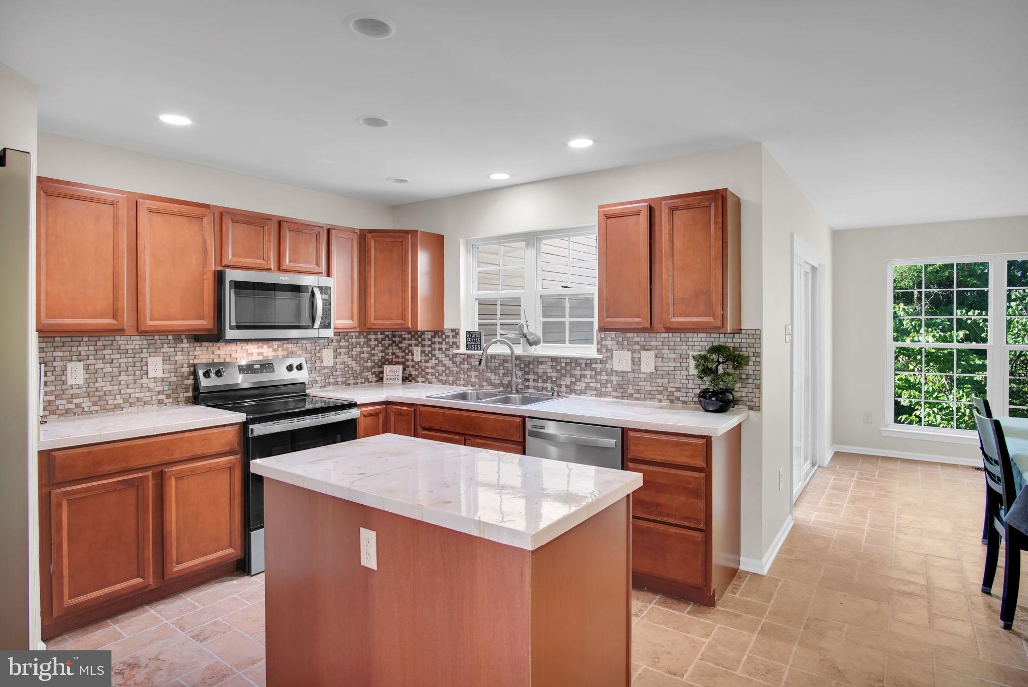 COUNTRY RIDGE - Residential