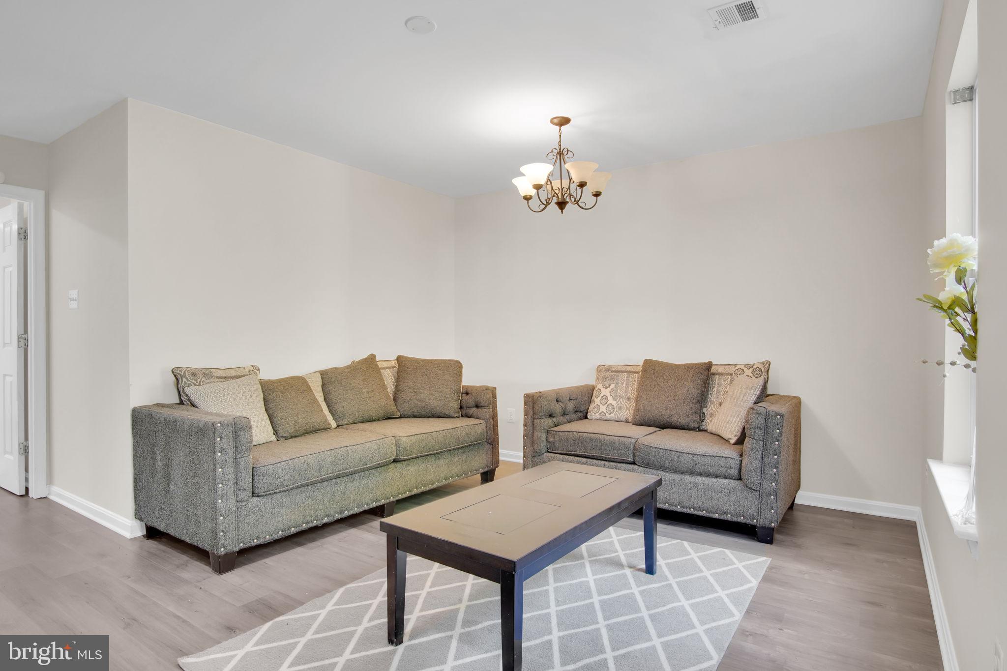 COUNTRY RIDGE - Residential