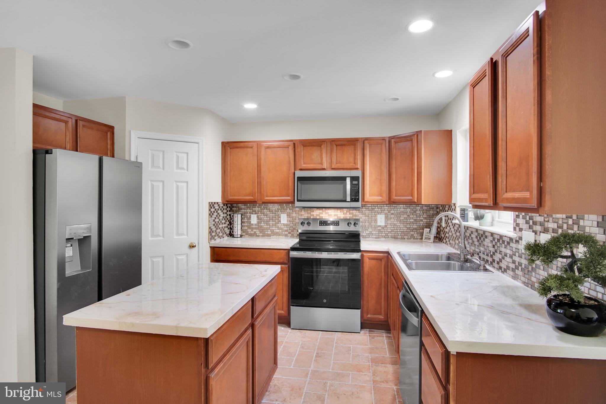 COUNTRY RIDGE - Residential