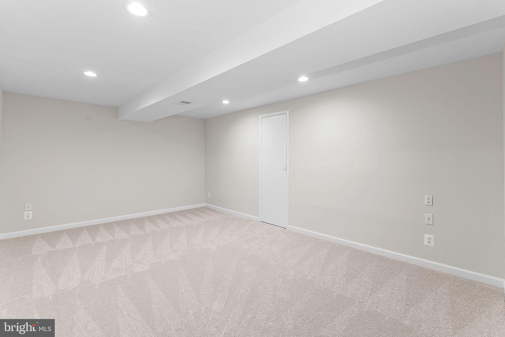 LONGWOOD KNOLLS - Residential