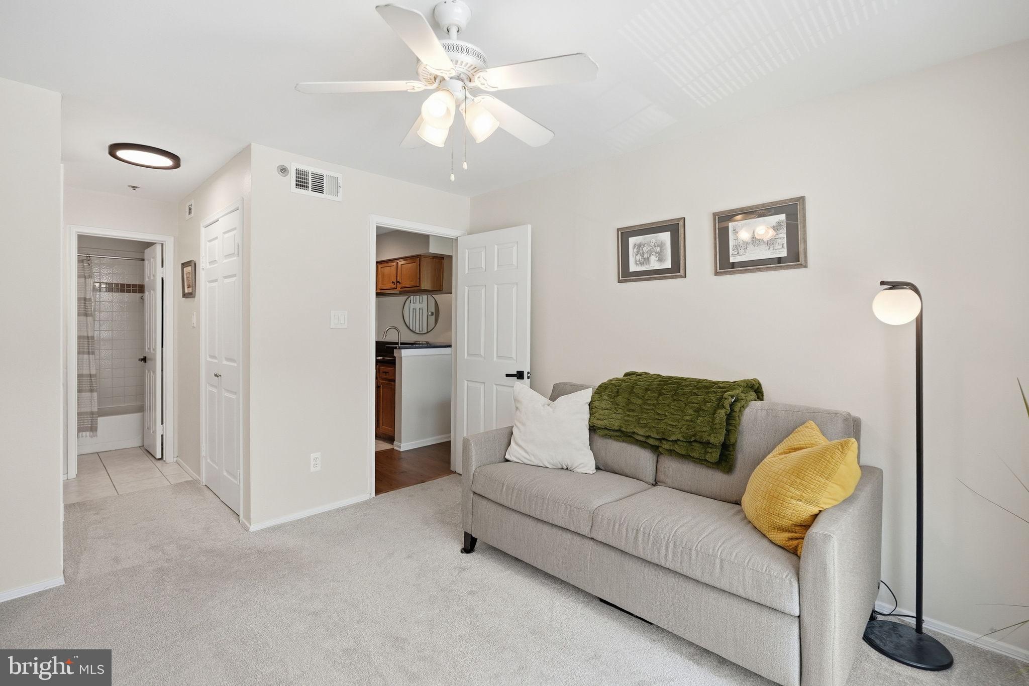 POINTE AT PARK CENTER - Residential
