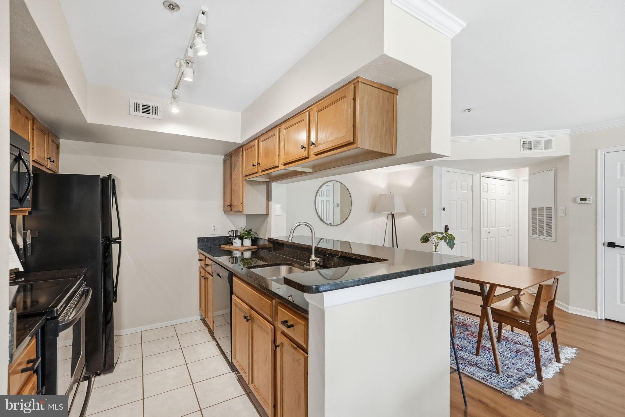 POINTE AT PARK CENTER - Residential