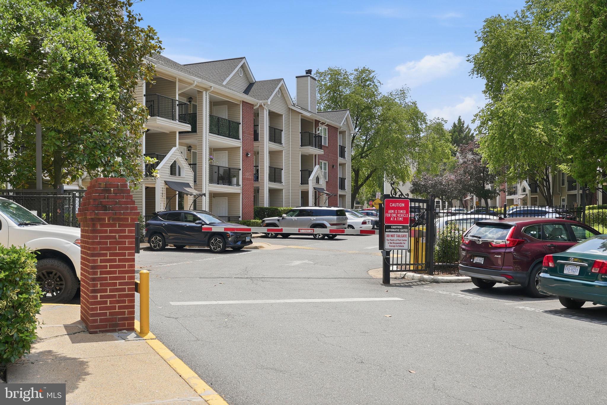 POINTE AT PARK CENTER - Residential