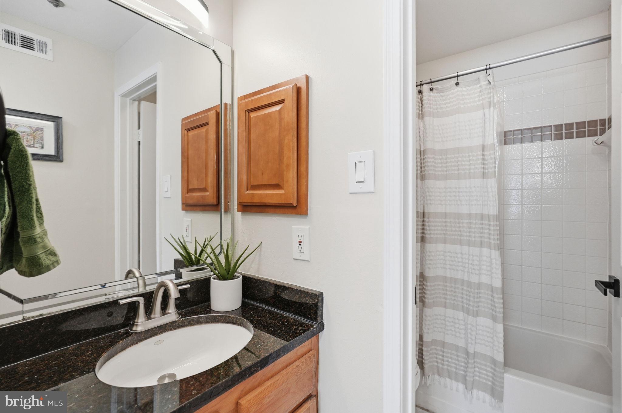 POINTE AT PARK CENTER - Residential