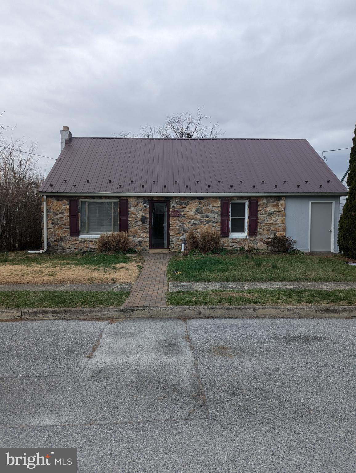 WELL MAINTAINED HOME LOCATED IN THE BOROUGH OF WAYNESBORO. HOME OFFERS THREE BEDROOMS AND TWO FULL BATHS AND HARDWOOD FLOORS. ROOF IS ONLY SIX YEARS OLD. RECENT UPDATES INCLUDE NEW FLOORING AND DRYWALL UPSTAIRS, NEW WINDOWS AND FRESH PAINT. ALL KITCHEN APPLIANCES, WASHER & DRYER & WINDOW AC UNITS ALL CONVEY. BEDROOM AND FULL BATH LOCATED ON FIRST FLOOR. LARGE DECK IN BACK TO ENJOY THE QUIET NEIGHBORHOOD.