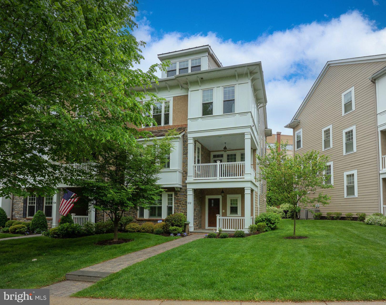 WHITEHALL - Residential