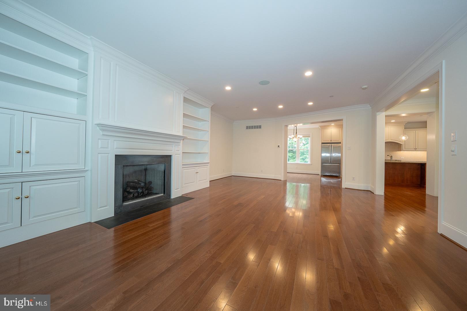 WHITEHALL - Residential