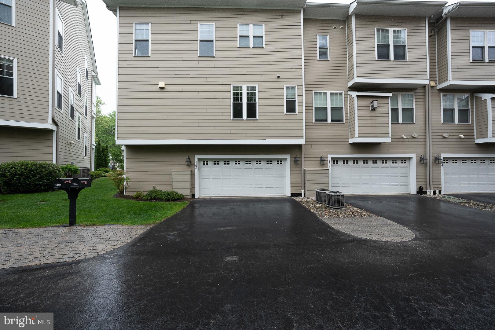 WHITEHALL - Residential