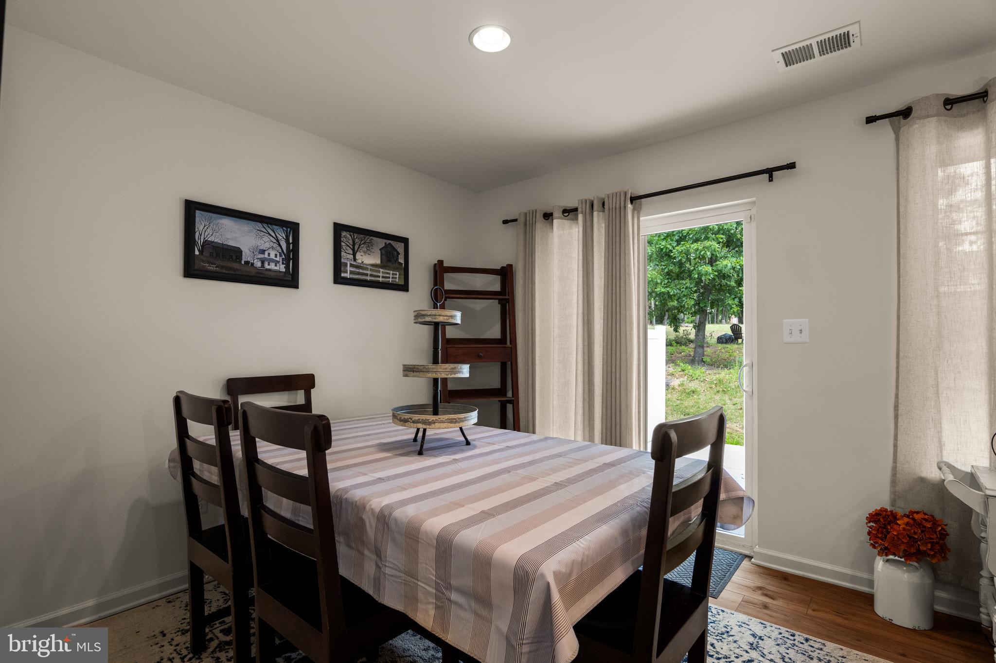 WHISPERING PINES - Residential