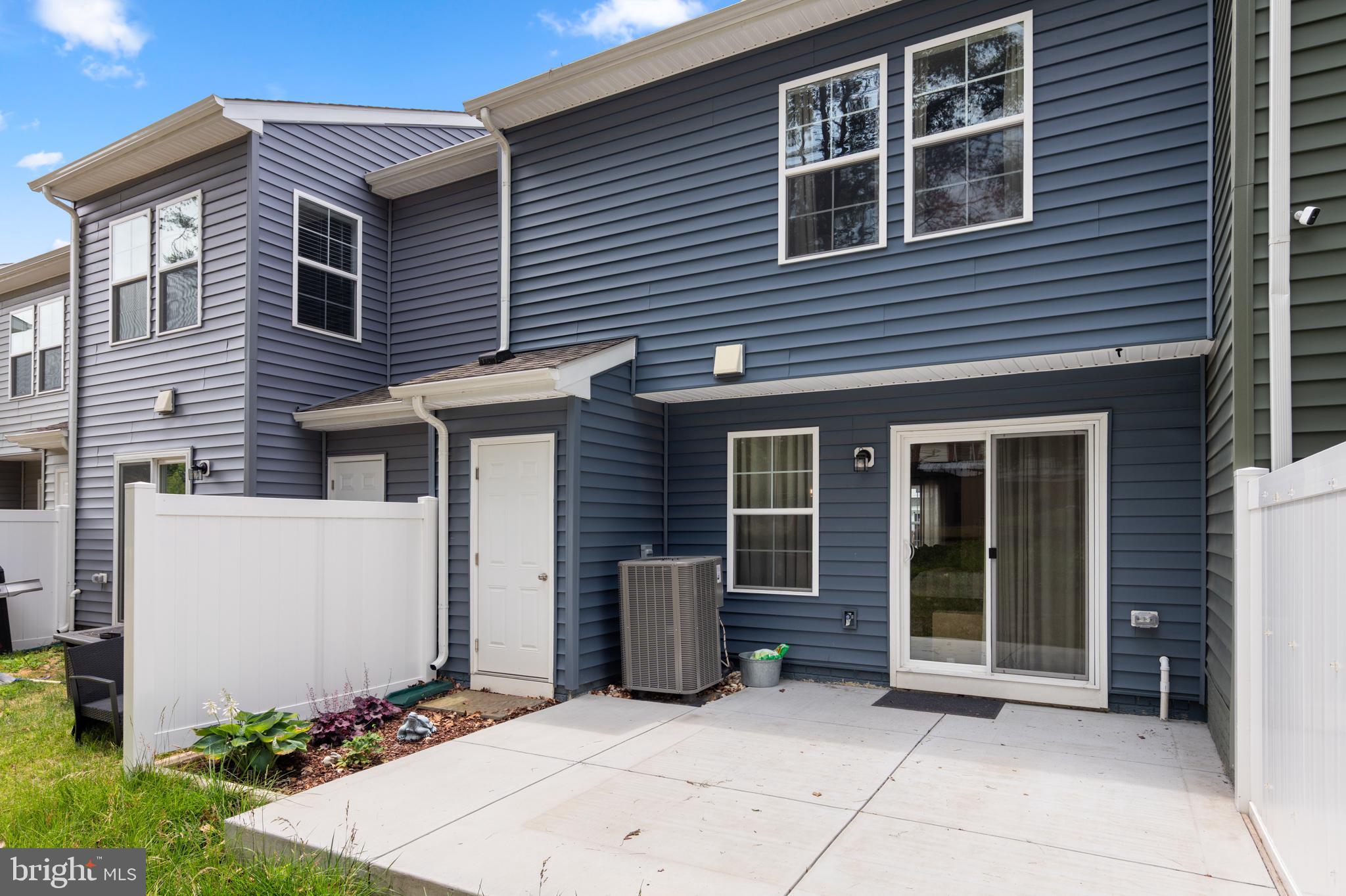 WHISPERING PINES - Residential